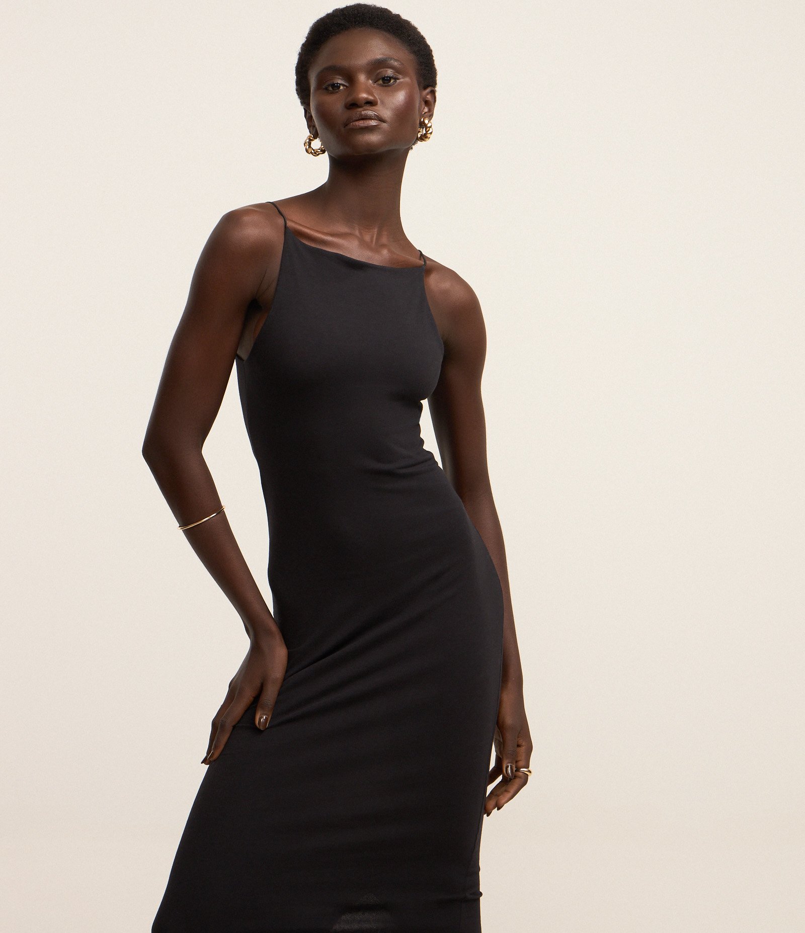 Vestido Midi com Alças Finas e Fenda Preto 4
