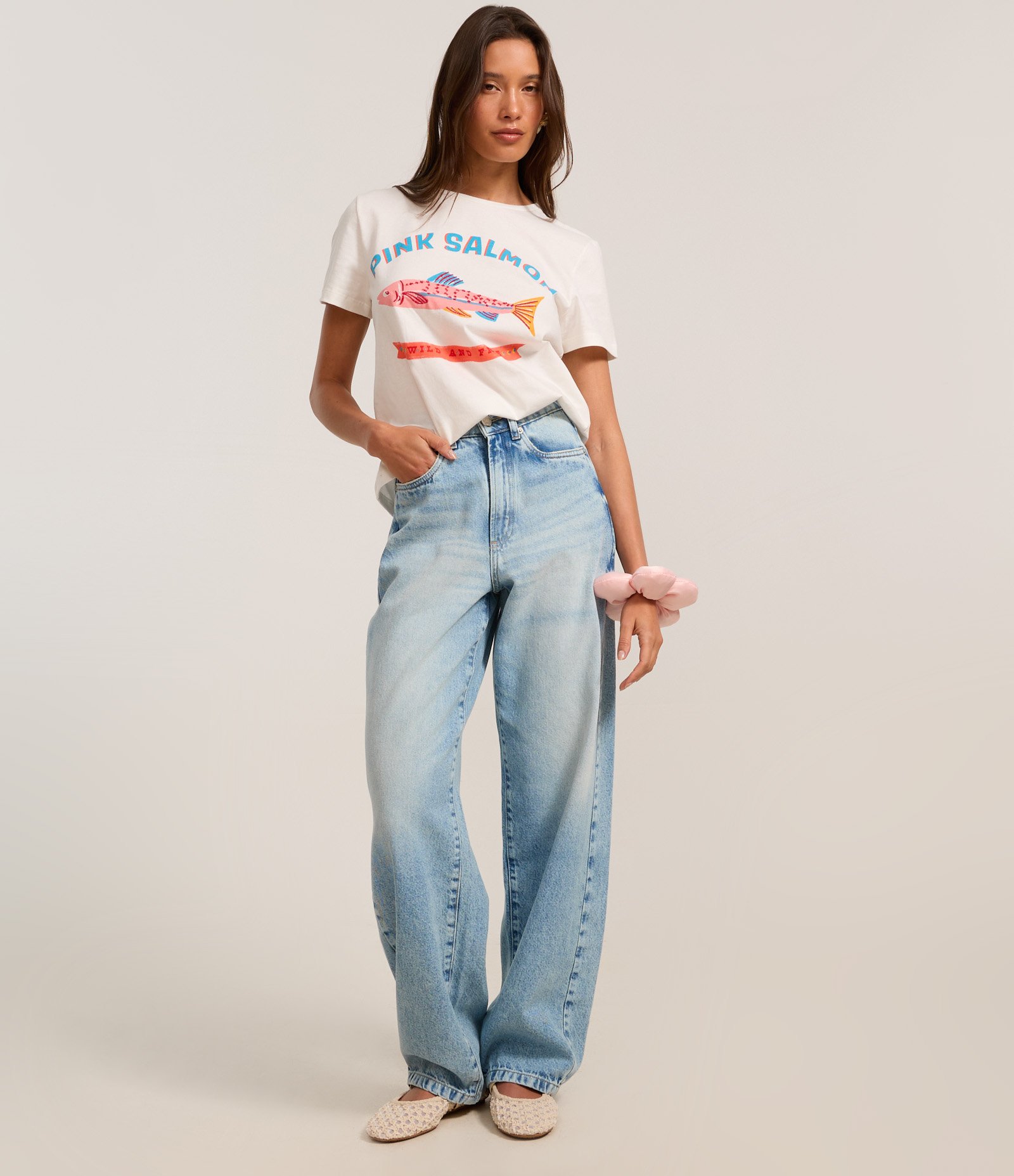 Camiseta em Algodão com Bordado Pink Salmon Branco 2