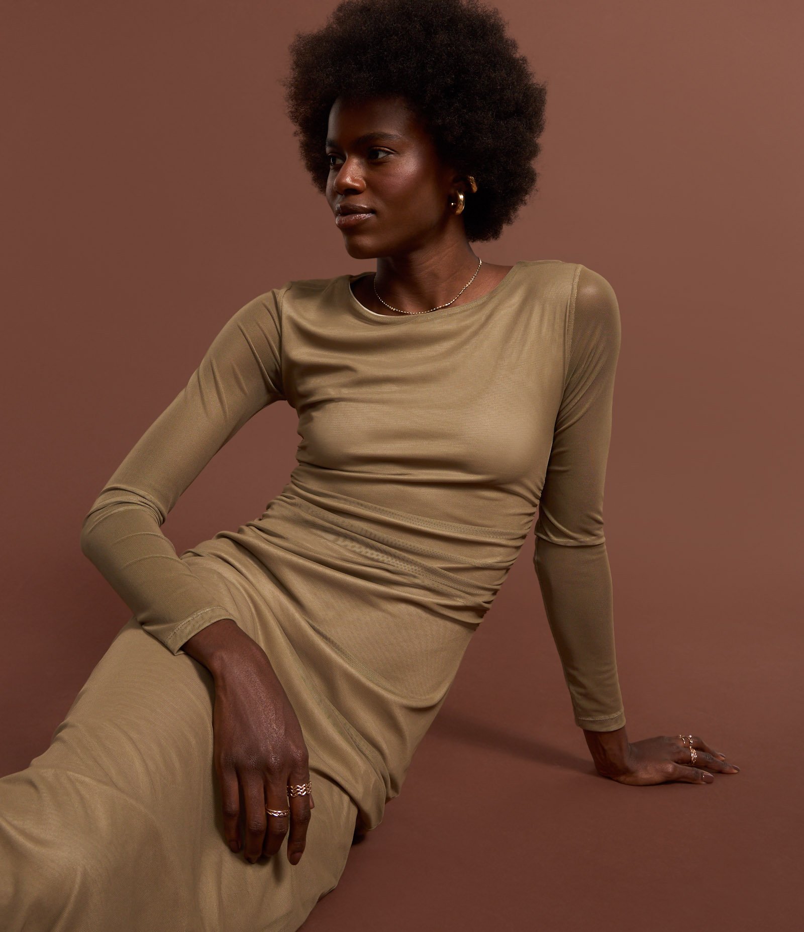 Vestido Long Midi em Tule com Decote Halter e Drapeados Verde 4