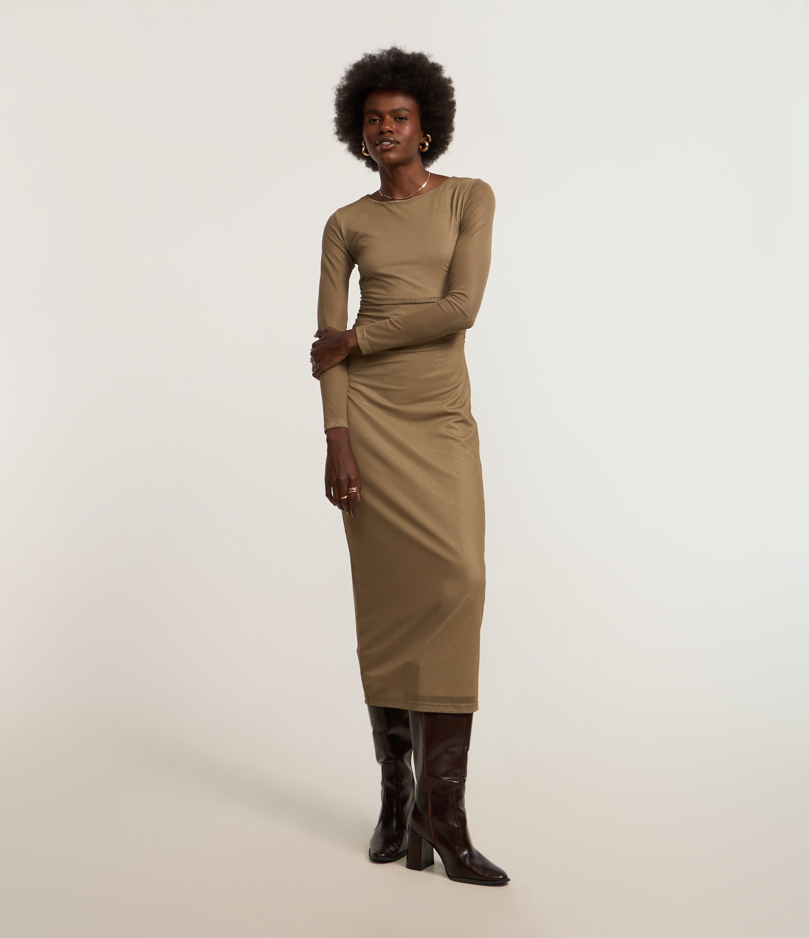 Vestido Long Midi em Tule com Decote Halter e Drapeados Verde 1