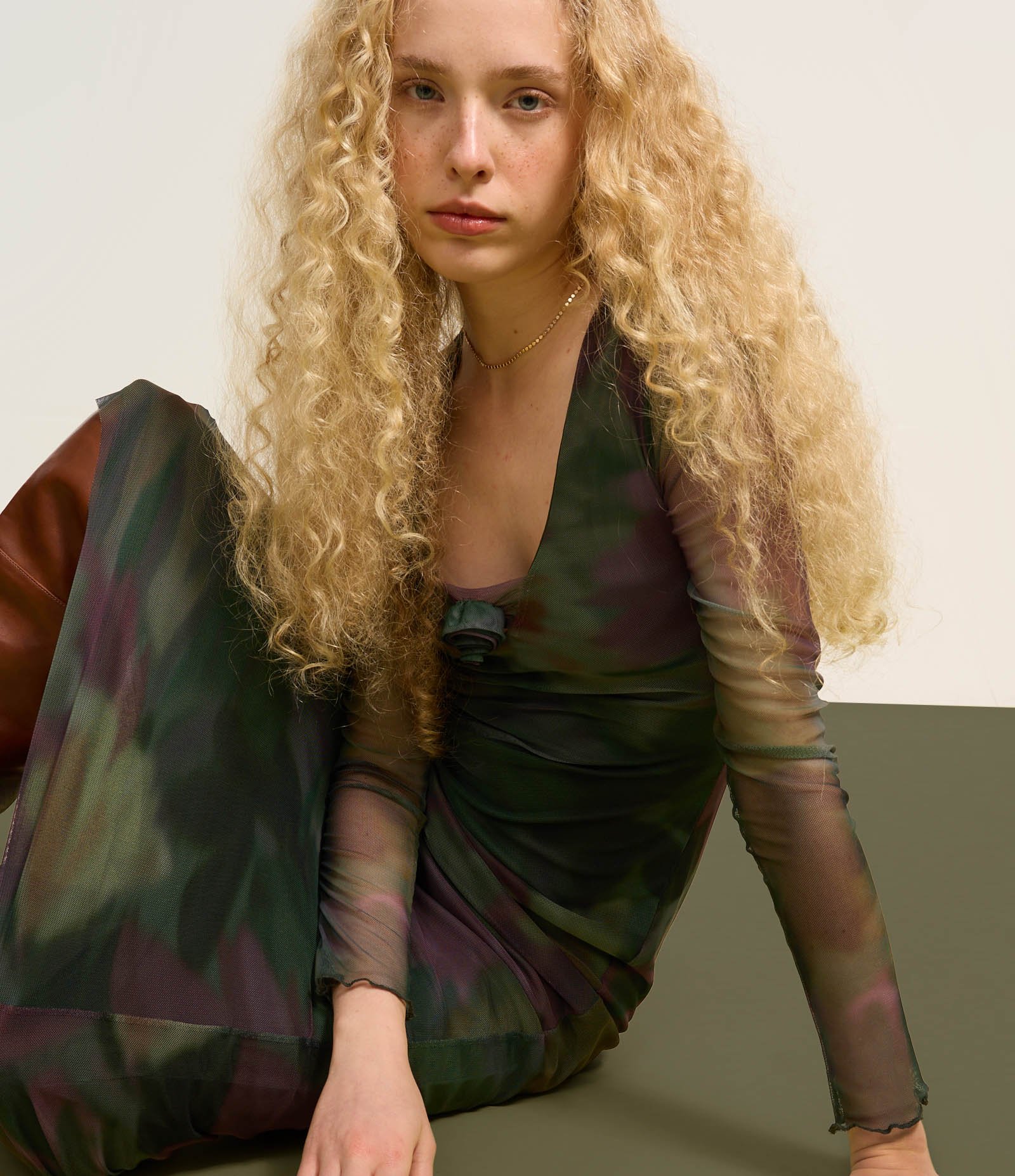 Vestido Long Midi em Tule Floral com Manga Longa Verde 5