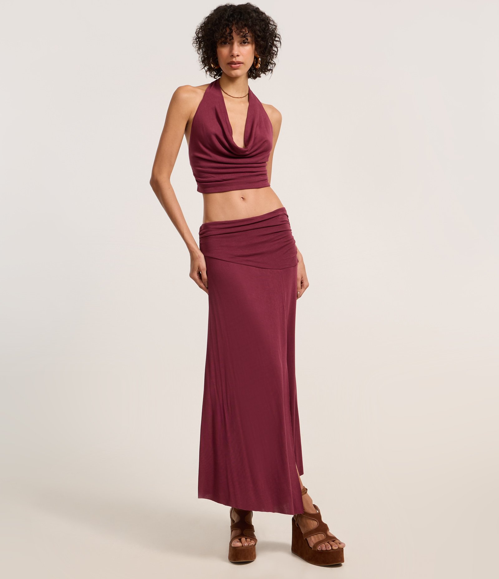 Blusa Cropped Frente Única em Tricô Leve com Decote Degagê Bordô 2