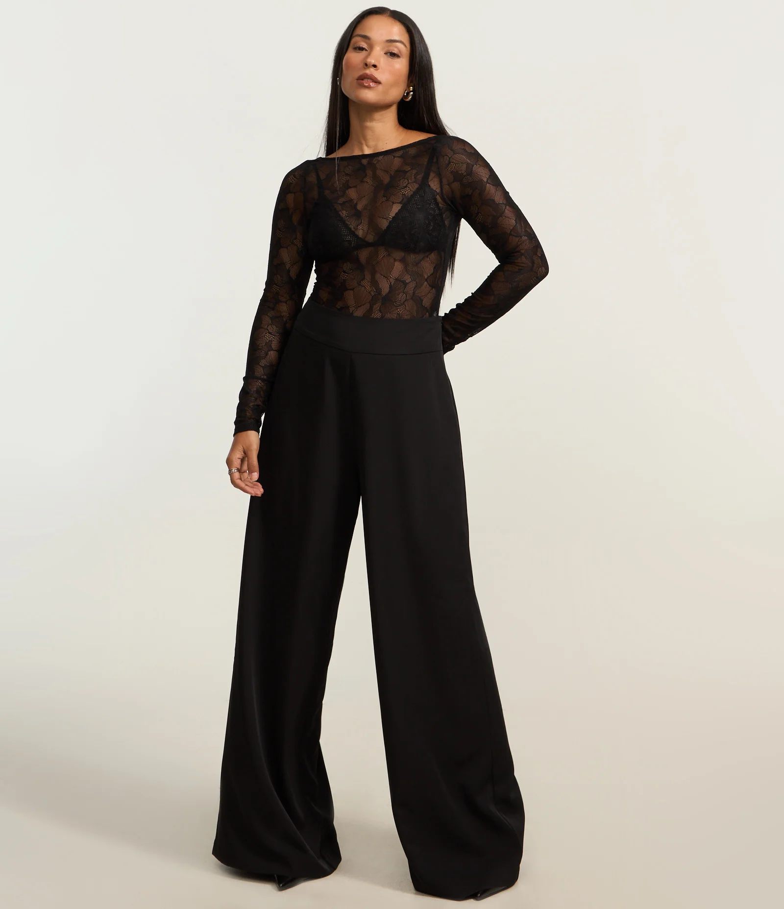 Body em Renda Floral com Manga Longa Preto 1