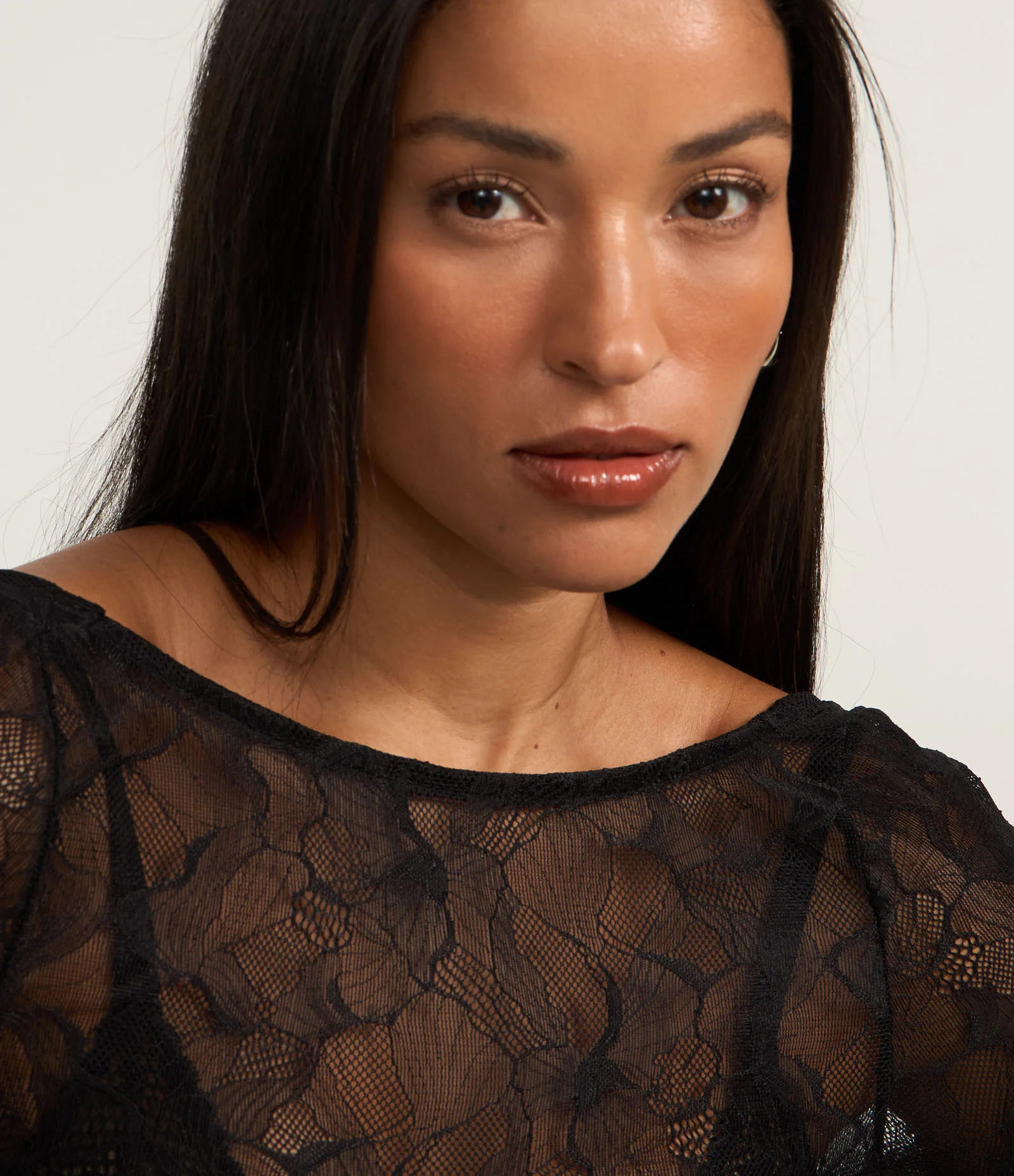 Body em Renda Floral com Manga Longa Preto 2