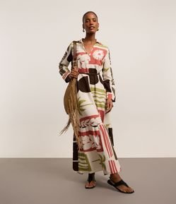 Vestido Chemise Evasê Midi em Viscolinho com Estampa Xilogravura