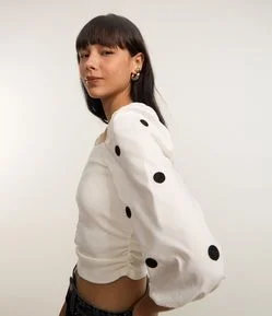 Blusa em Ribana com Bordado Poá na Manga