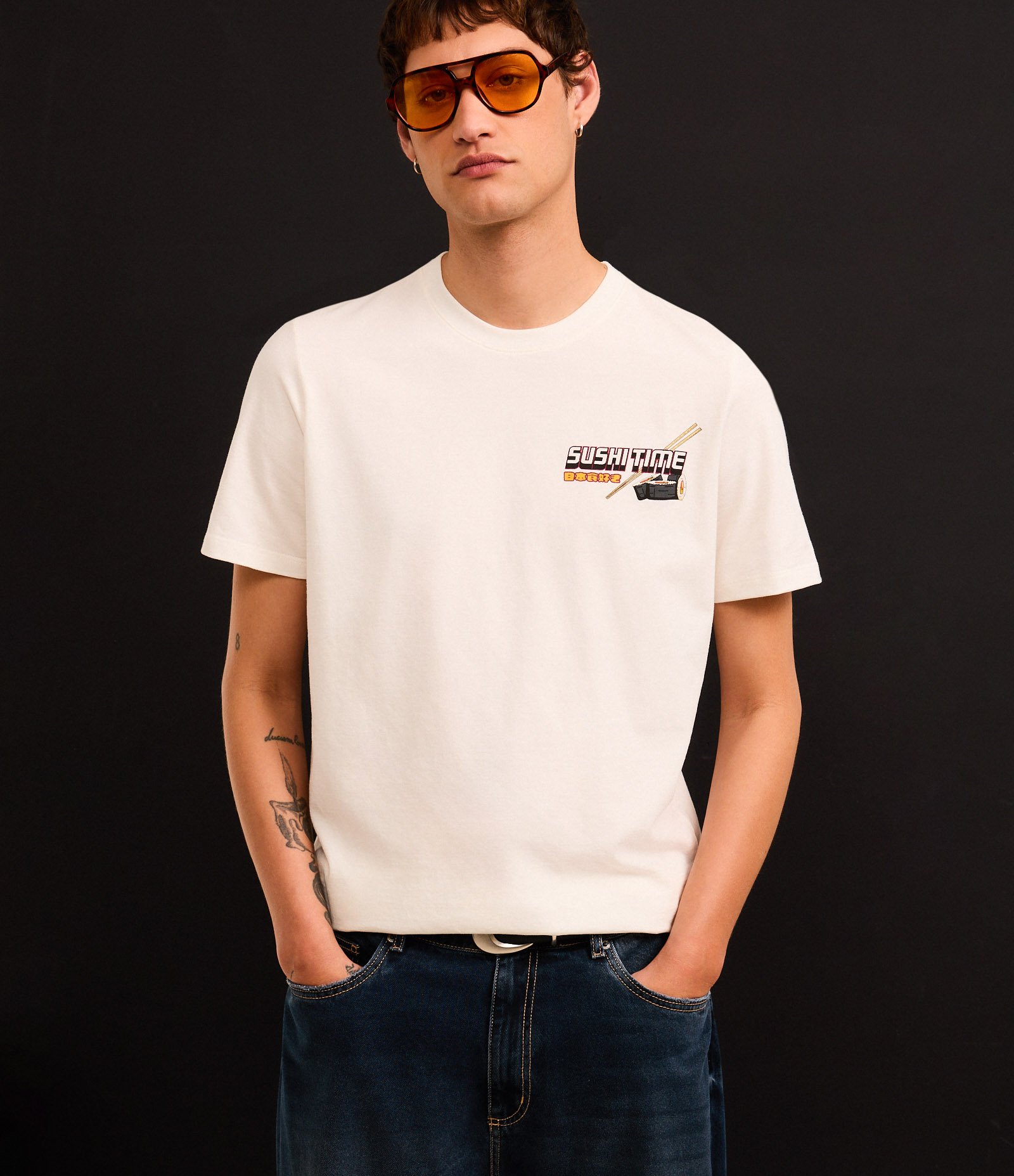 Camiseta Regular em Algodão com Estampa de Sushi Branco 2