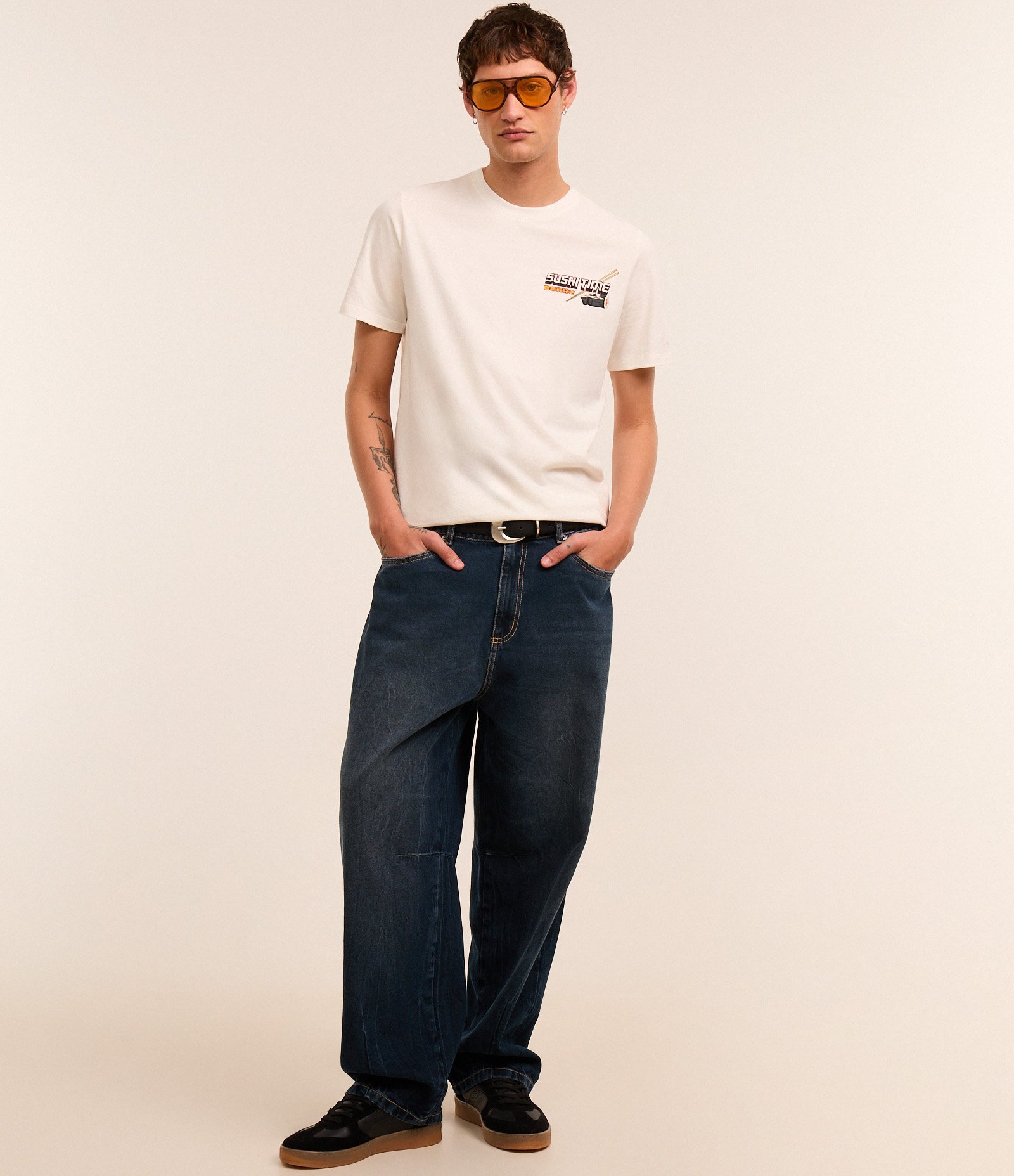 Camiseta Regular em Algodão com Estampa de Sushi Branco 3