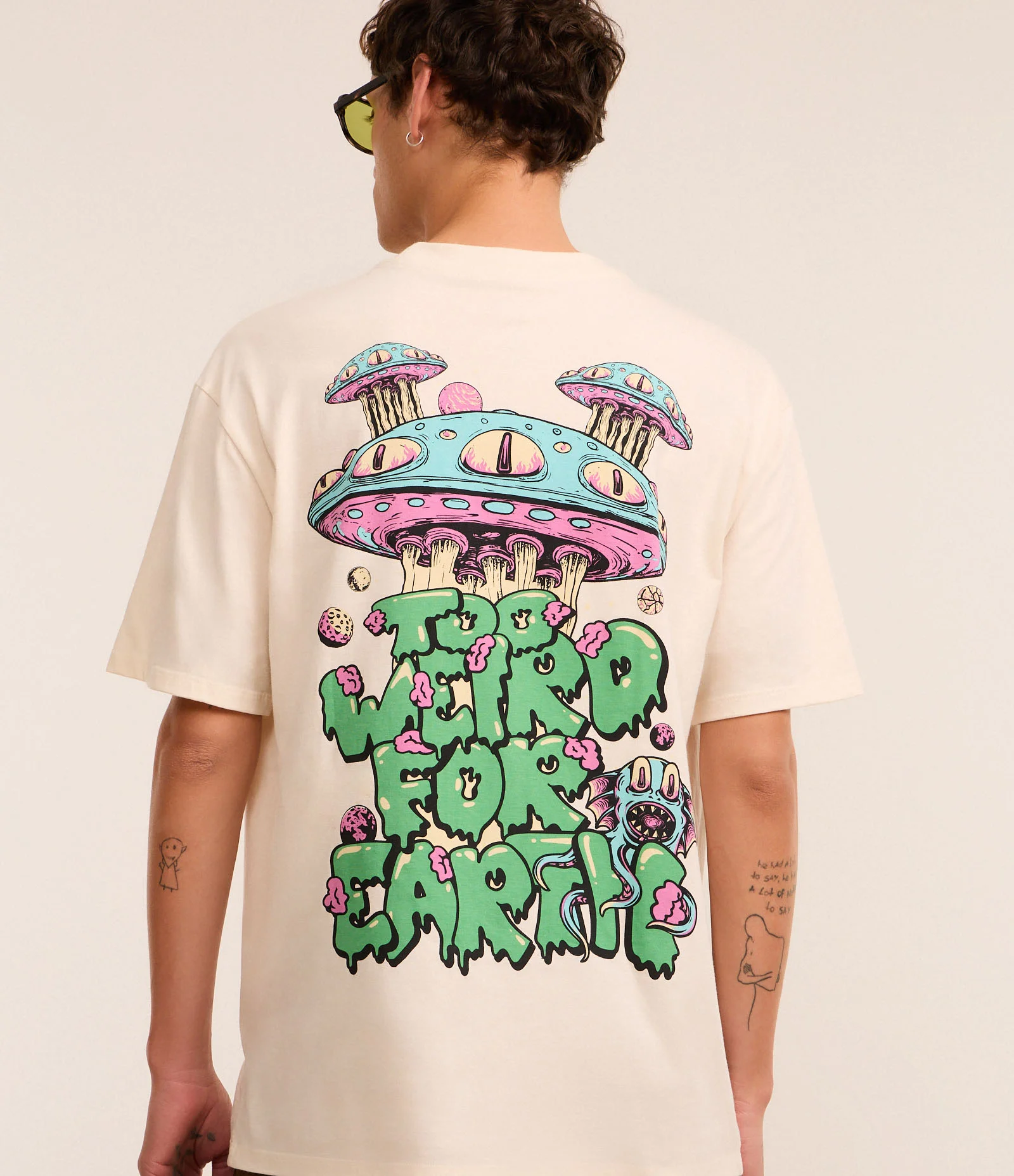 Camiseta Relaxed em Algodão com Estampa de Polvo e Lettering Bege 3