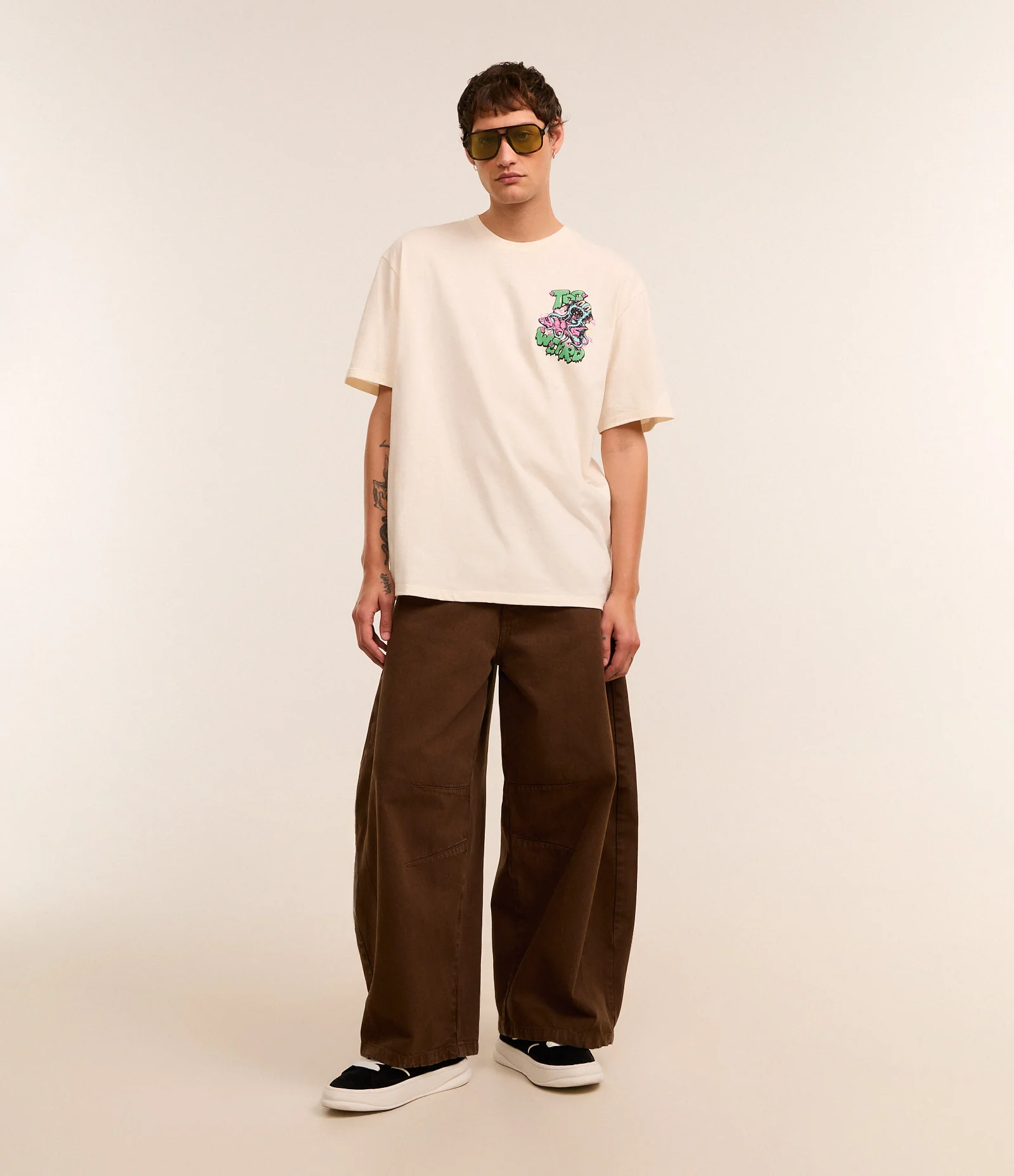 Camiseta Relaxed em Algodão com Estampa de Polvo e Lettering Bege 5