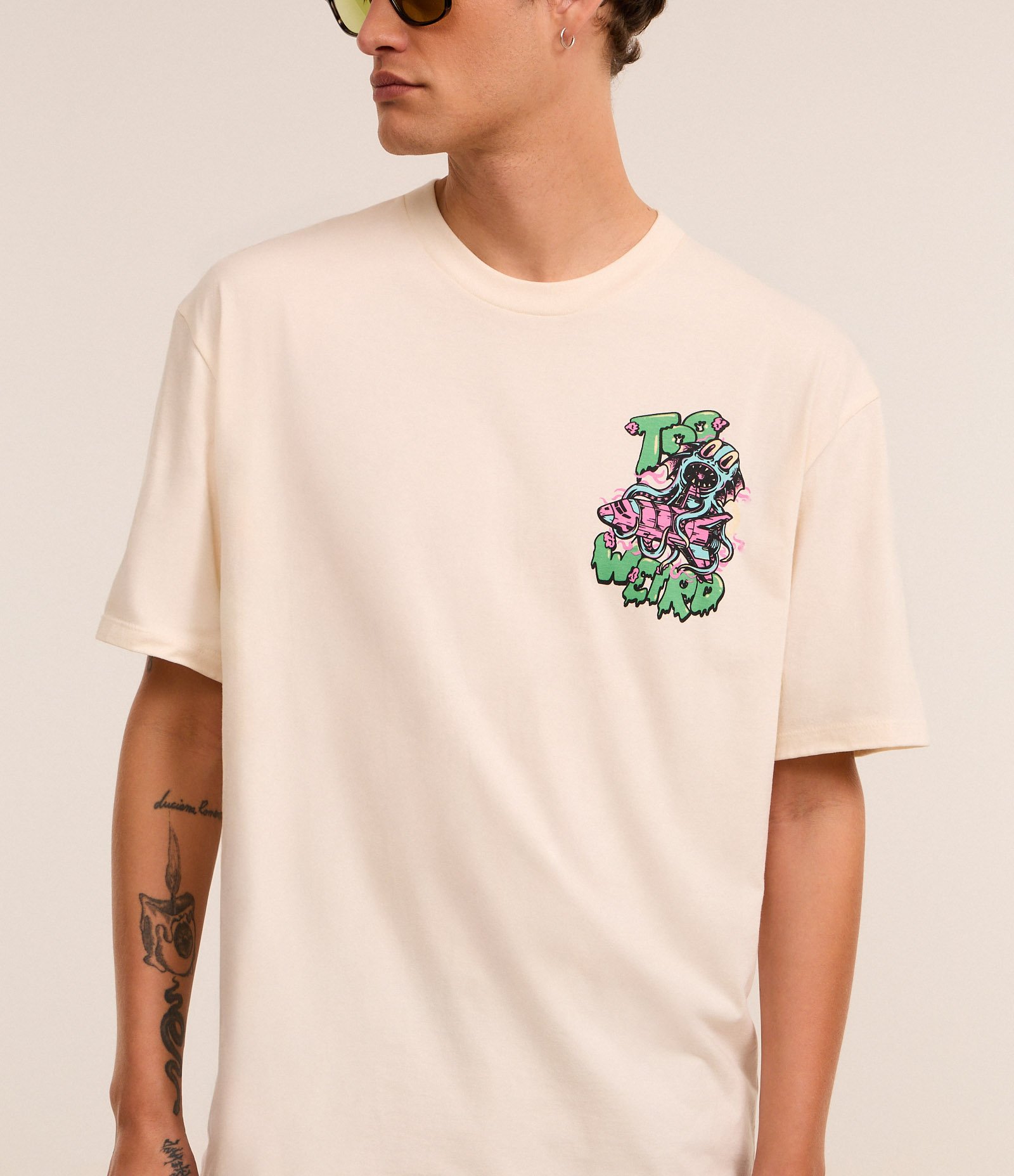 Camiseta Relaxed em Algodão com Estampa de Polvo e Lettering Bege 6