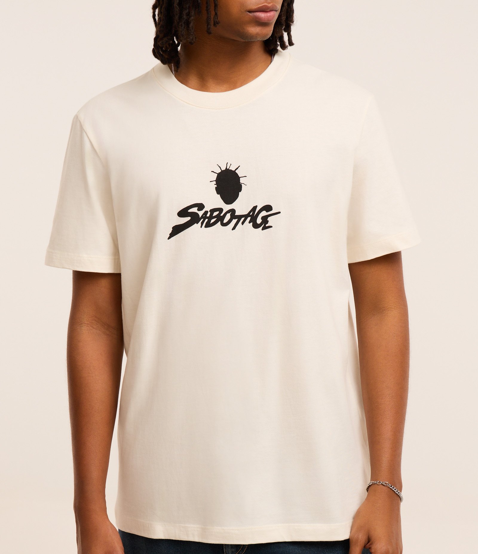 Camiseta Comfort em Algodão com Estampa Lettering Sabotage Bege 5