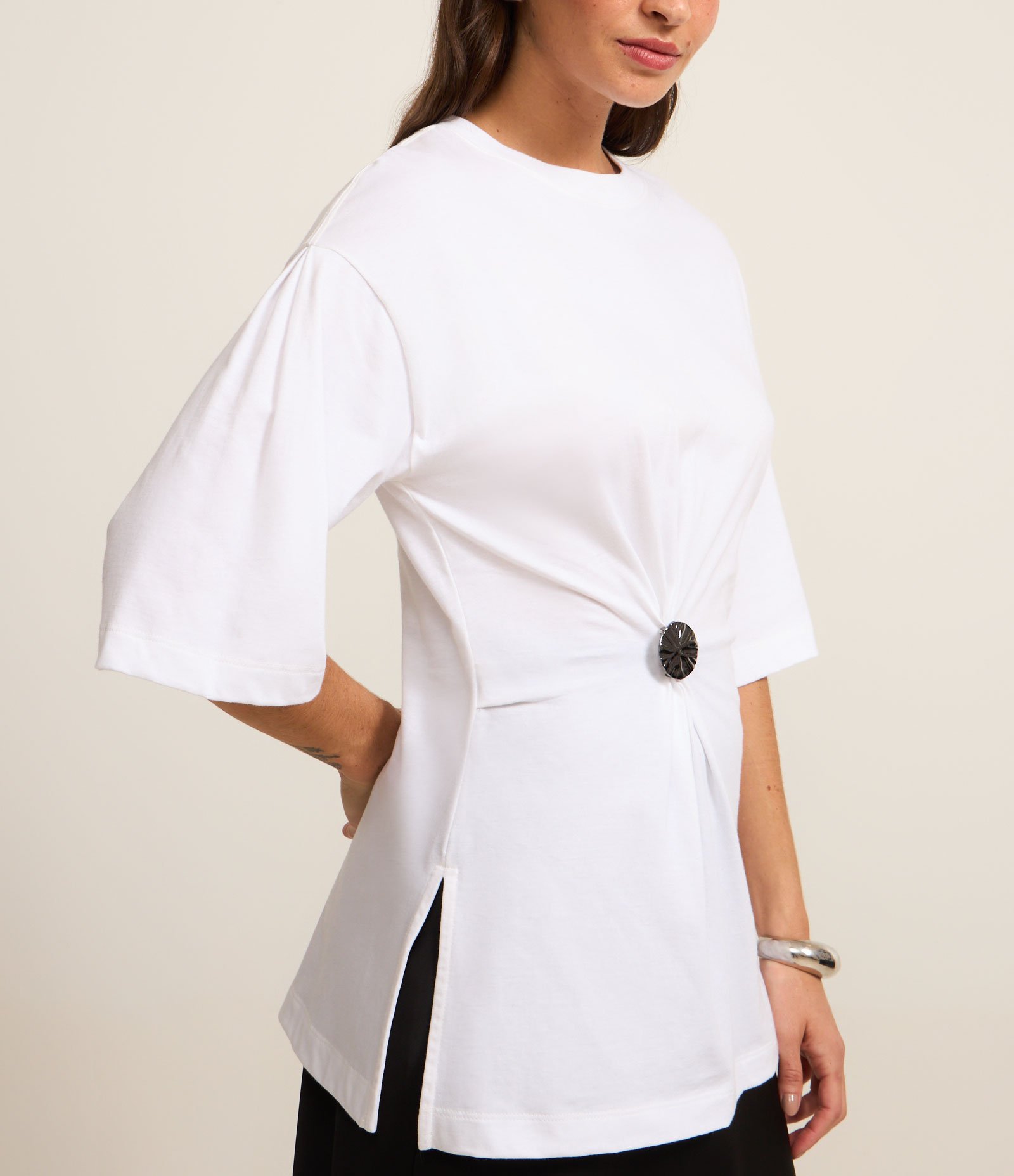 Camiseta Comfort em Algodão com Detalhe e Ajuste Frontal Branco 4