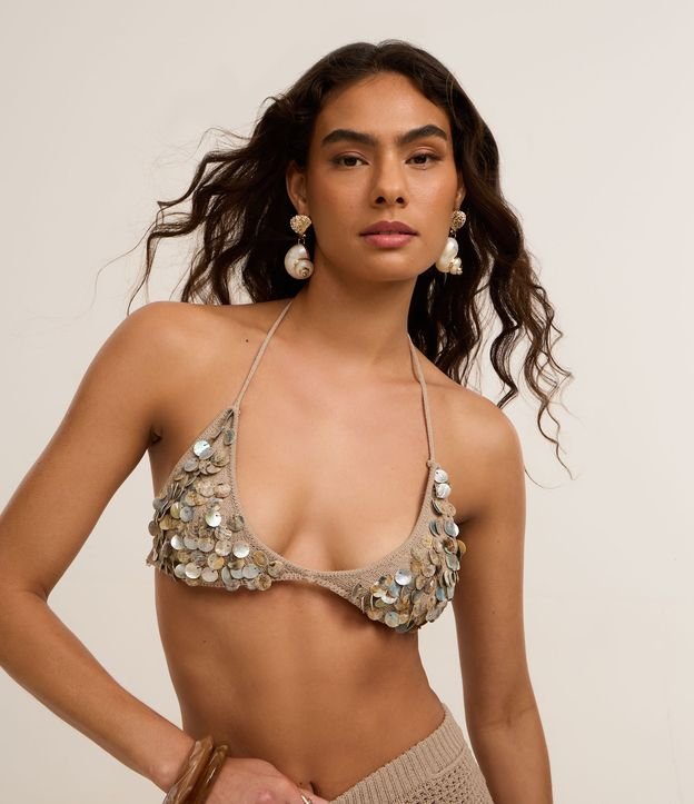 Biquíni Top Triangulo Fixo em Crochê com Medalhas de Madrepérola