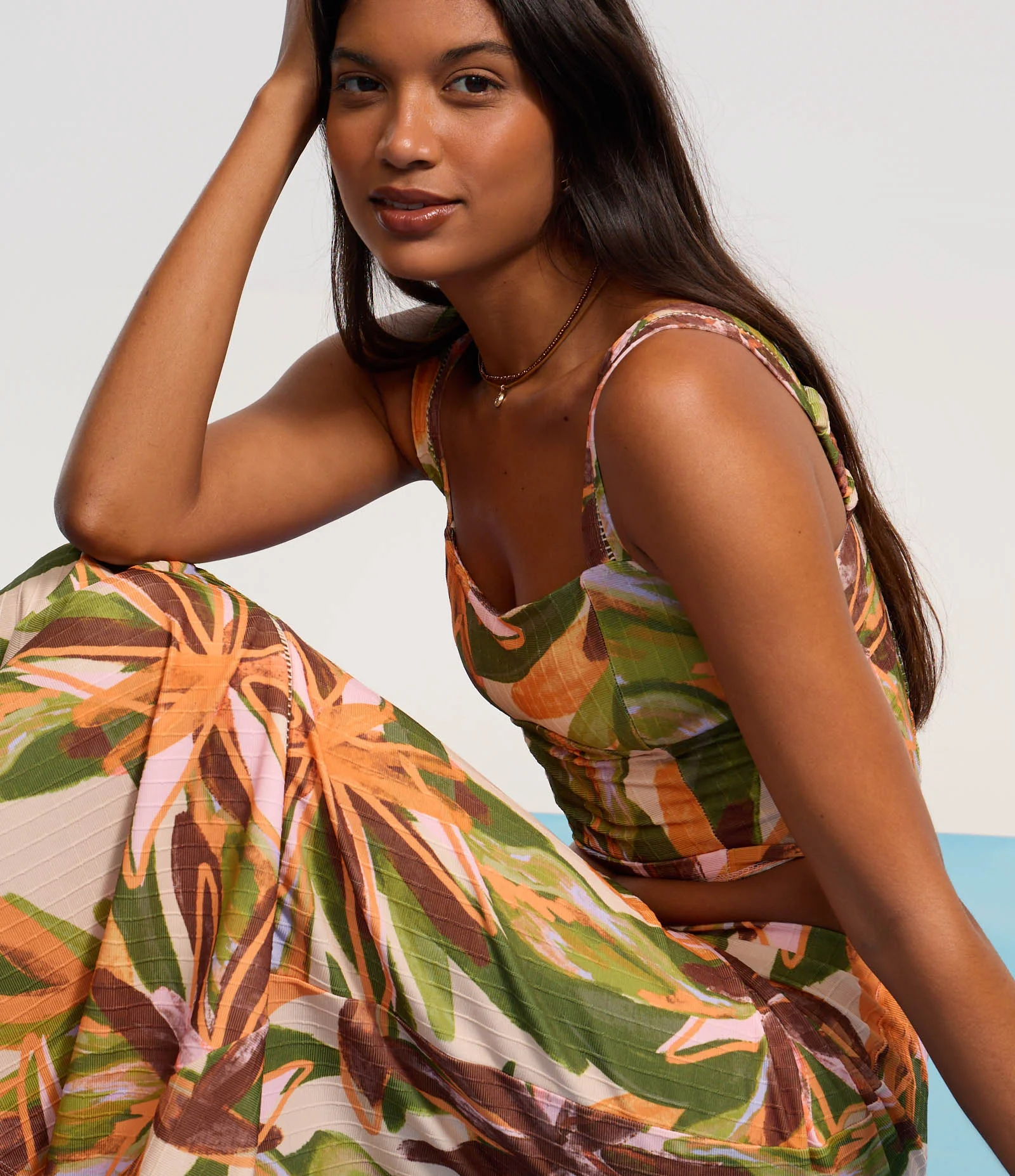 Blusa Cropped Texturizado com Lastex e Estampa de Folhagem Multicores 4