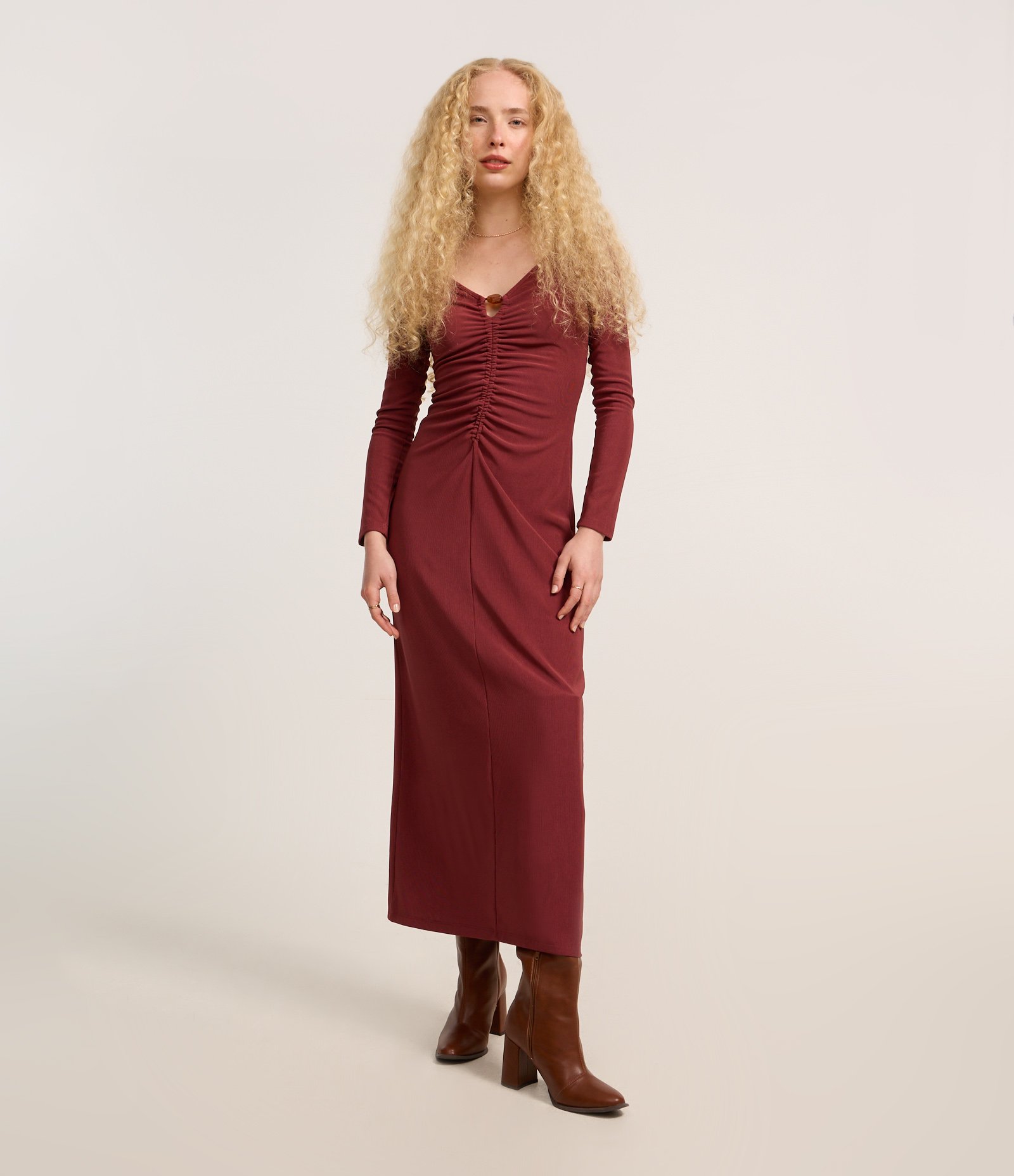 Vestido Longo em Ribana com Aviamento no Busto e Franzido Frontal Vermelho 2