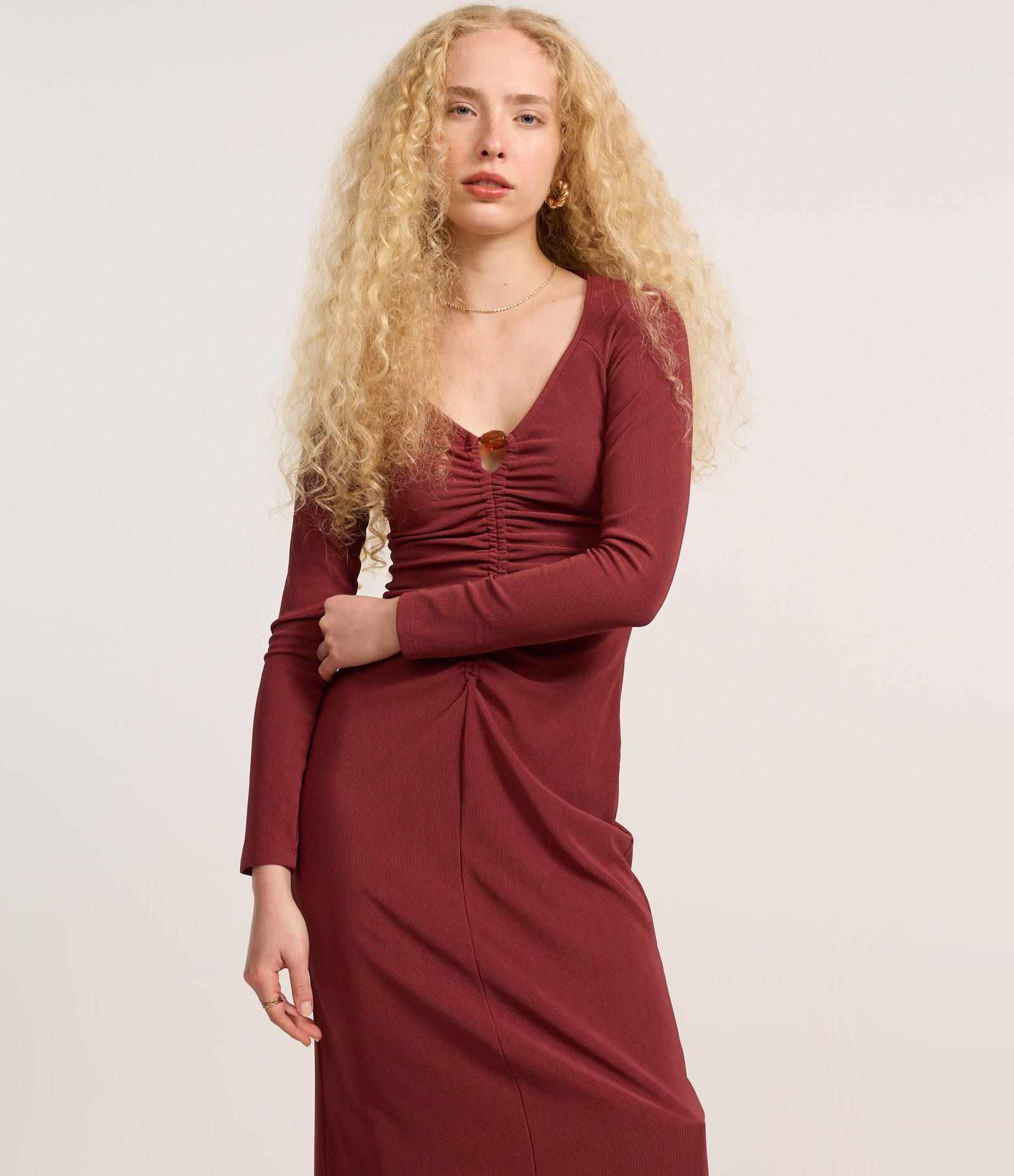 Vestido Longo em Ribana com Aviamento no Busto e Franzido Frontal Vermelho 3