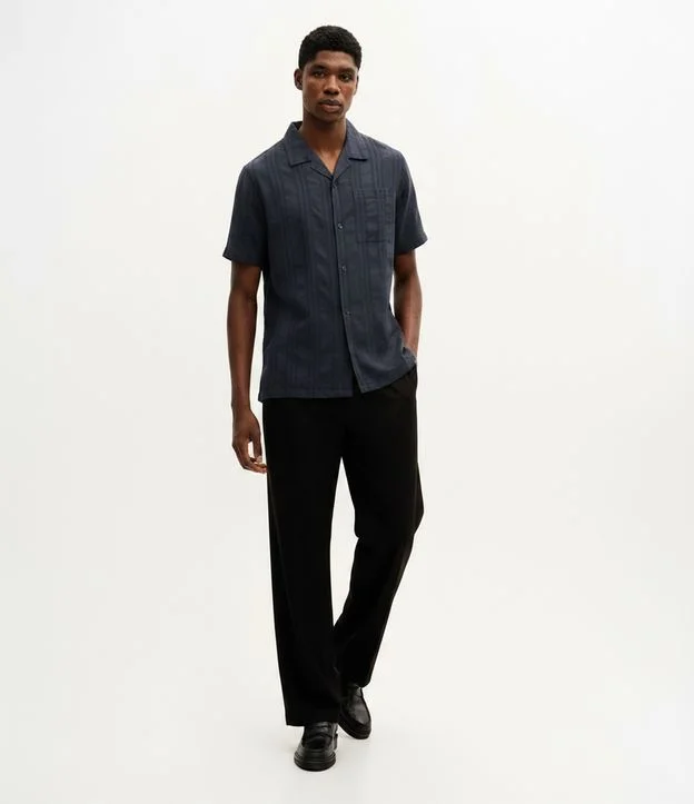 Camisa Comfort Manga Curta em Algodão Texturizada com Listras