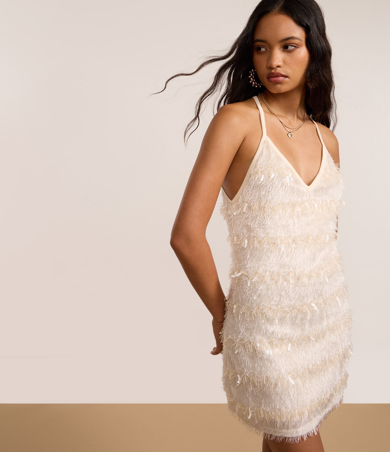 Vestido Curto com Franjas e Paetês Off White 4