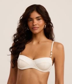 Biquíni Top Meia Taça Texturizado com Aviamento nas Alças