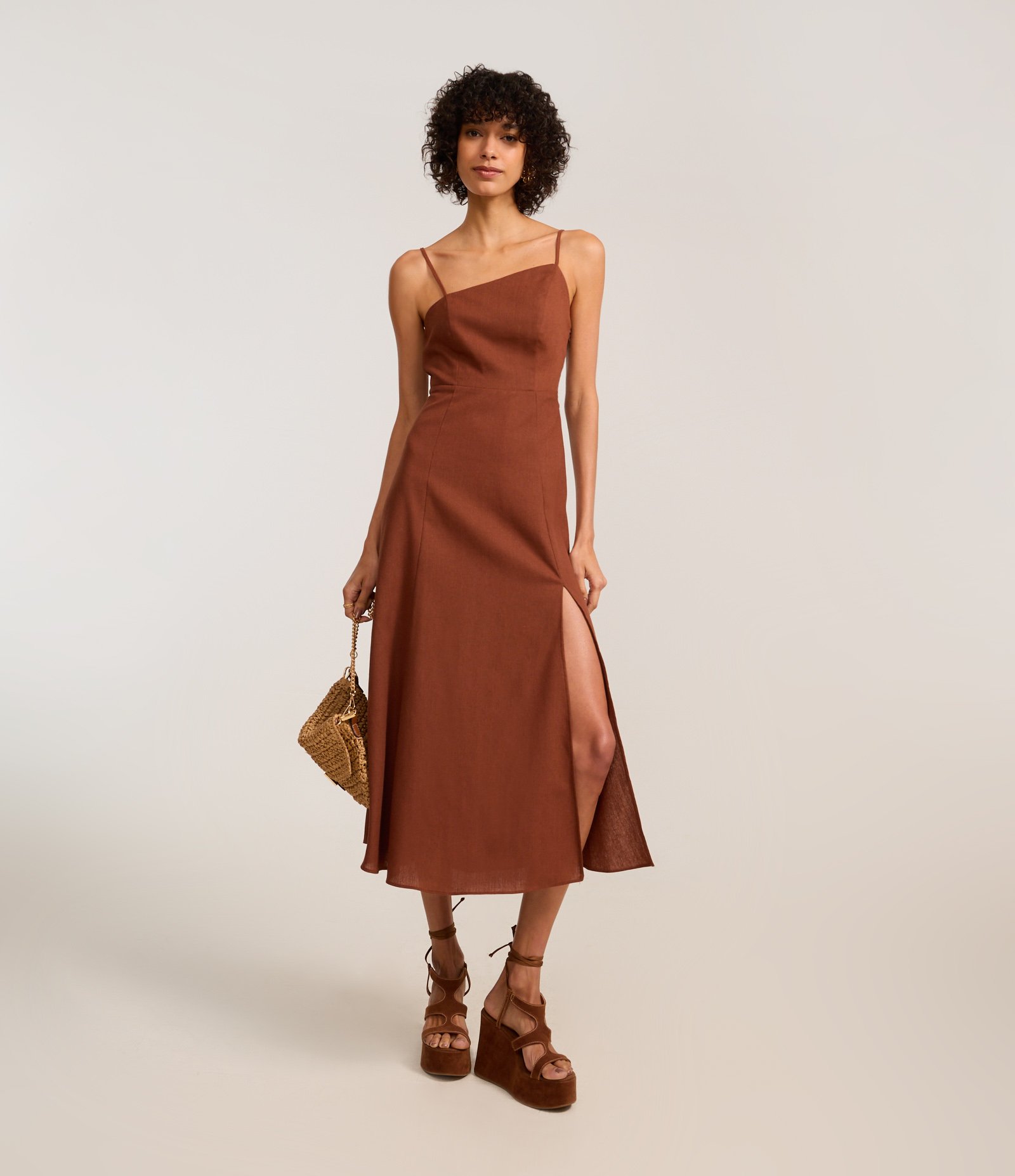 Vestido Longo em Viscose e Linho com Decote Assimétrico Marrom 1