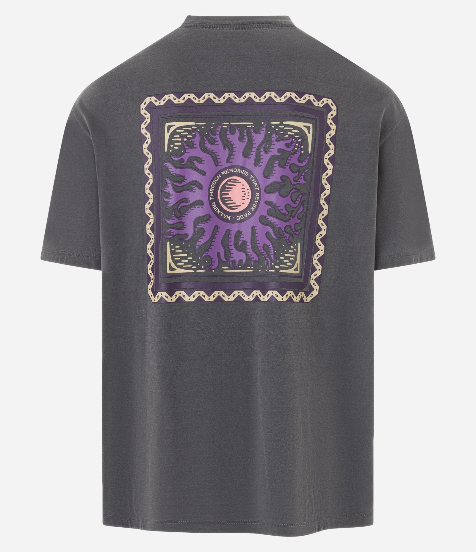Camiseta Relaxed em Algodão com Estampa Étnica e Efeito Estonado Cinza 7