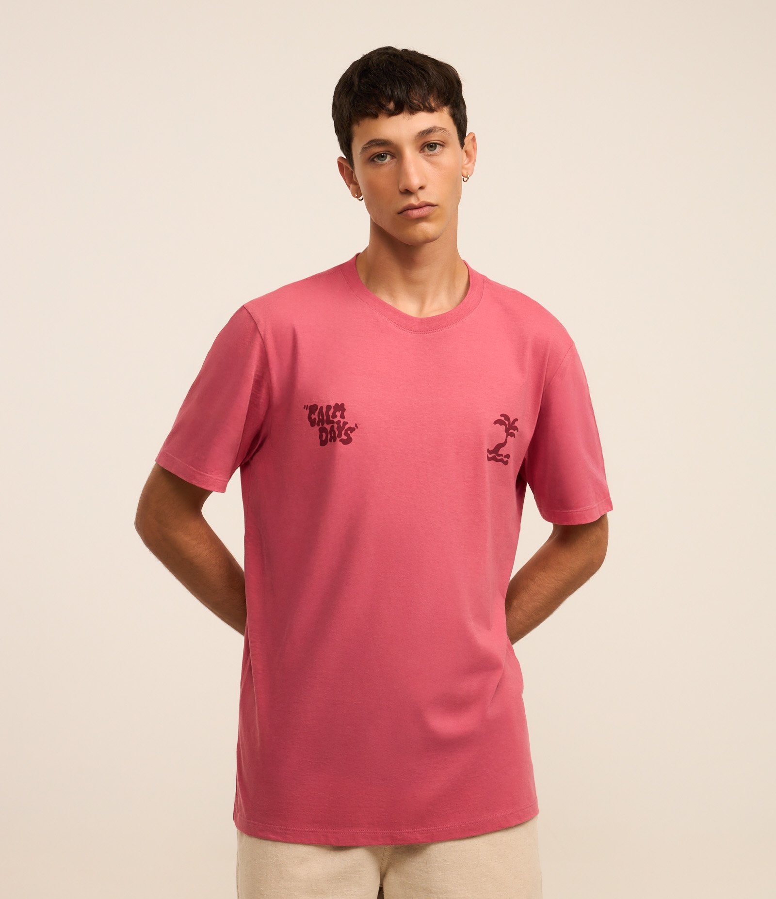 Camiseta Comfort em Algodão com Estampa Localizada "Calm Days" Rosa 1