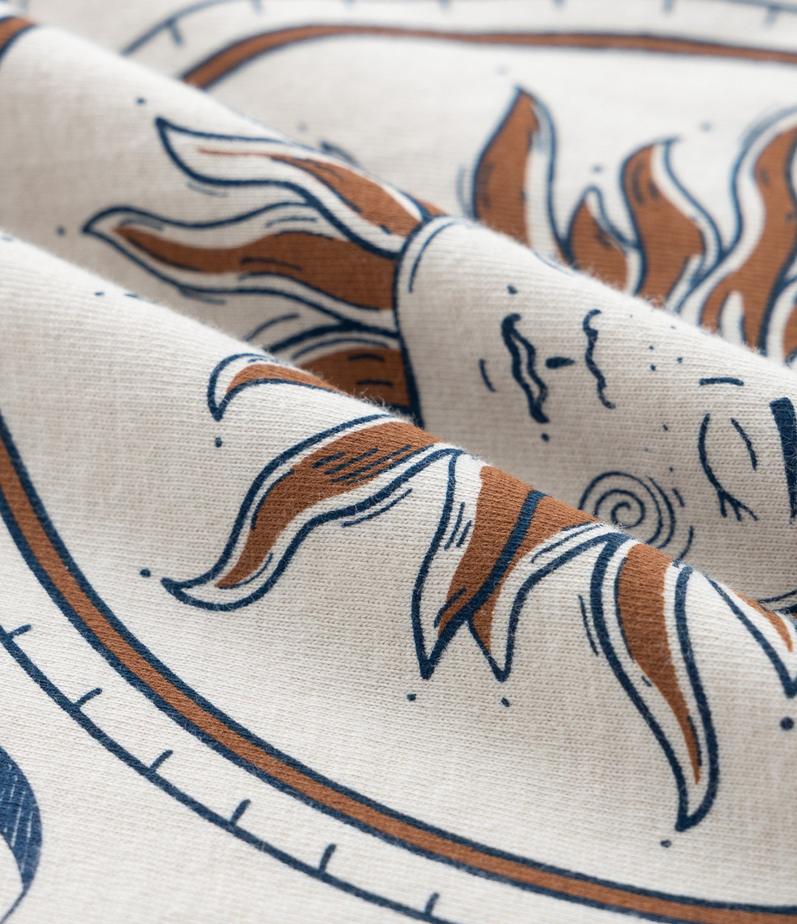 Blusa Alongada com Estampa Estações da Lua Curve & Plus Size Bege 6