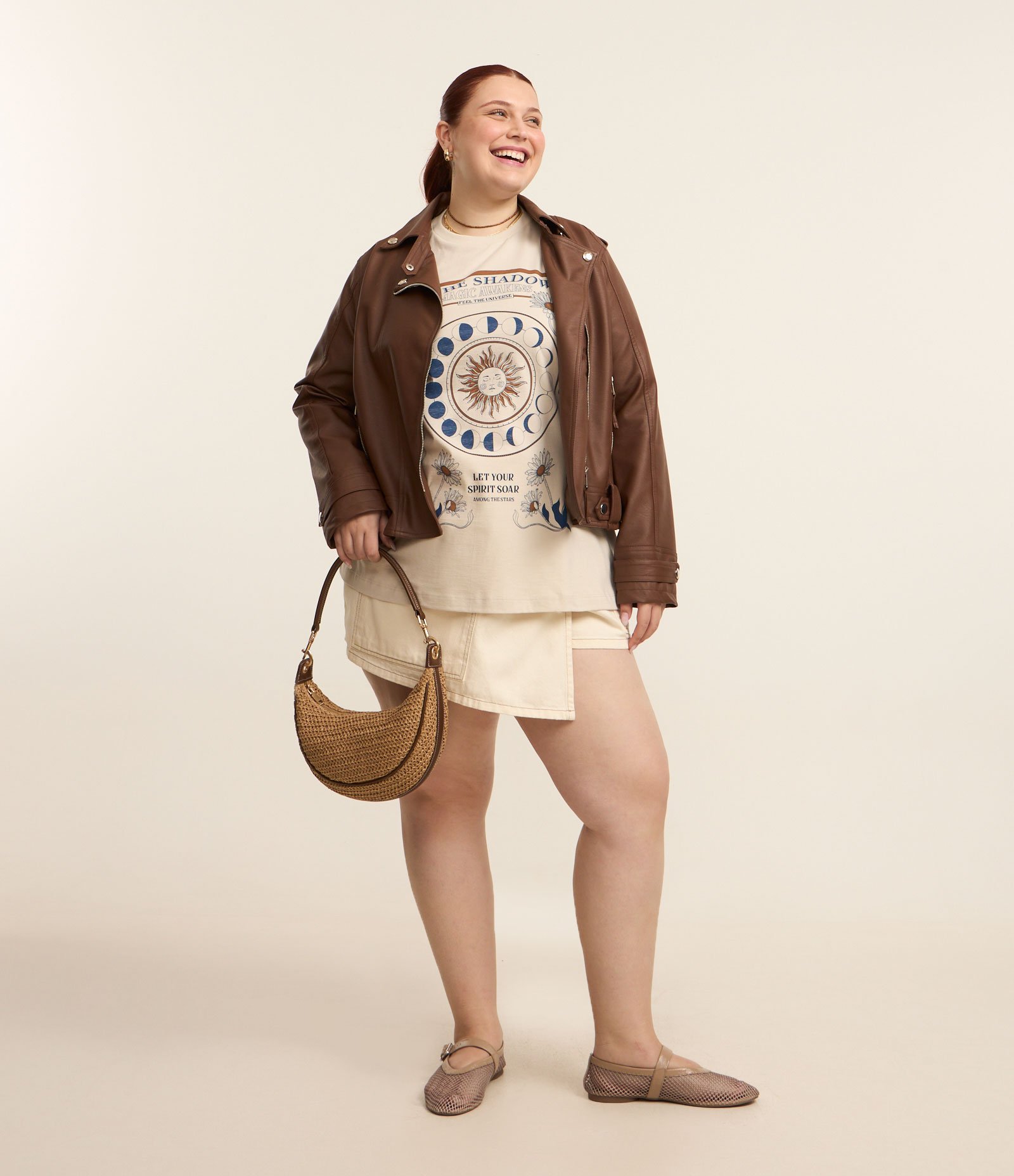 Blusa Alongada com Estampa Estações da Lua Curve & Plus Size Bege 2