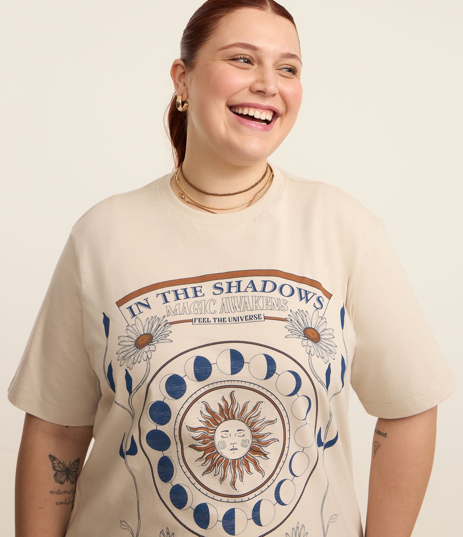 Blusa Alongada com Estampa Estações da Lua Curve & Plus Size Bege 3