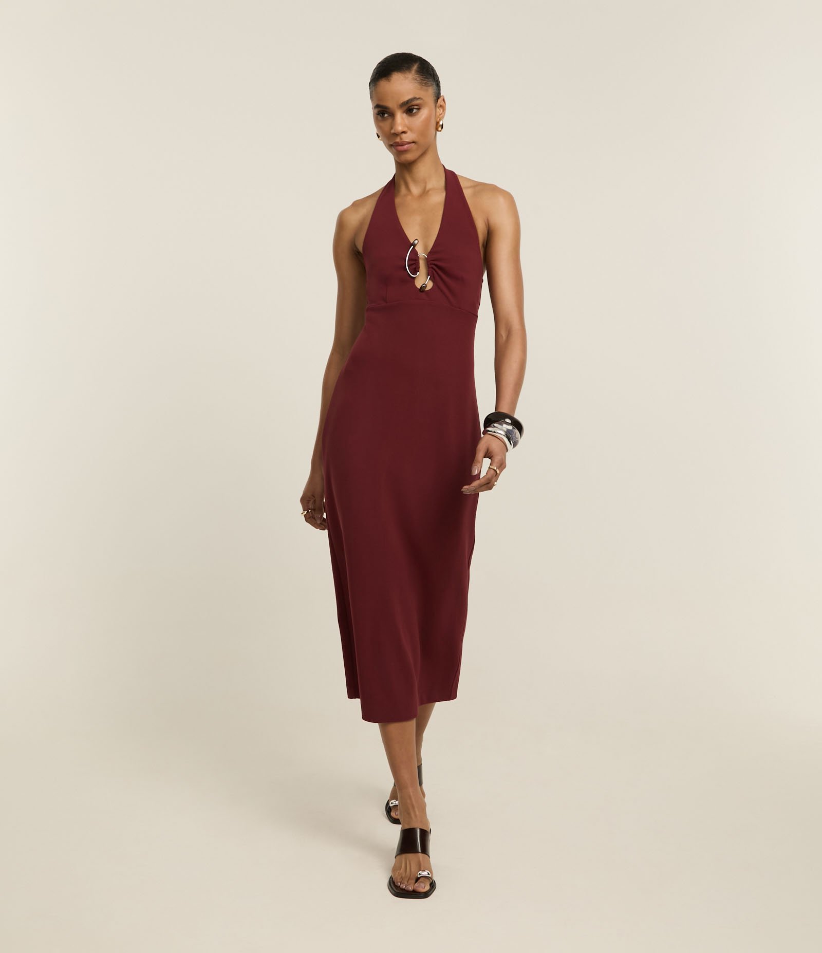 Vestido New Midi em Crepe com Pedras no Aviamento Metalizado Vinho 1