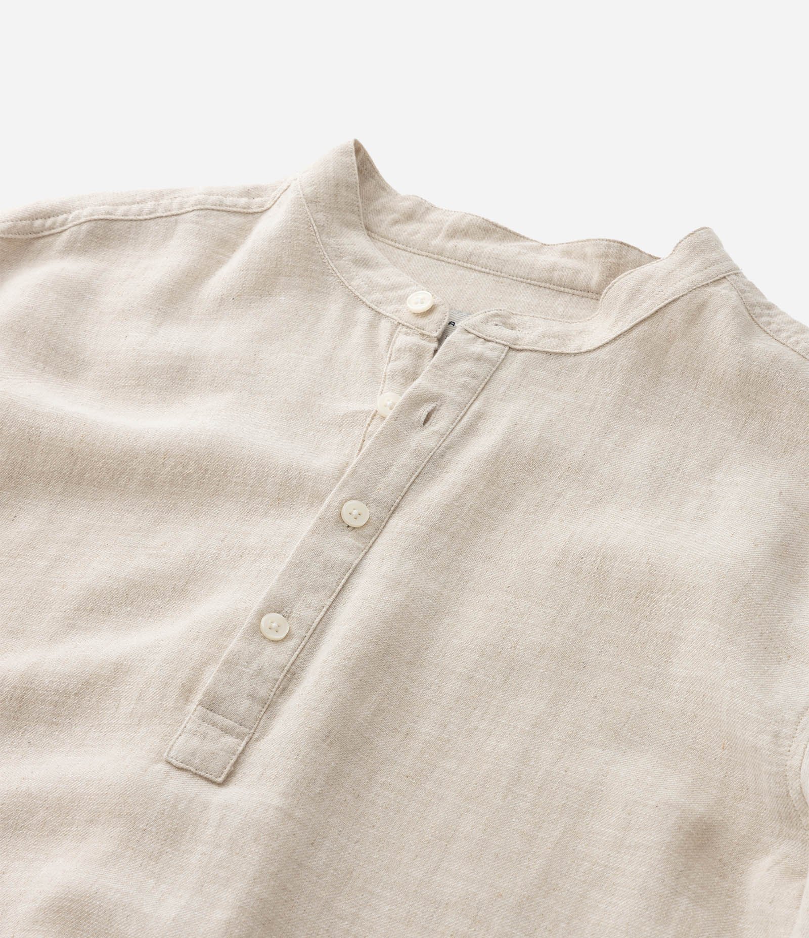 Camisa Comfort Bata em Linho com Gola Padre Bege Claro 8