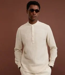 Camisa Comfort Bata em Linho com Gola Padre