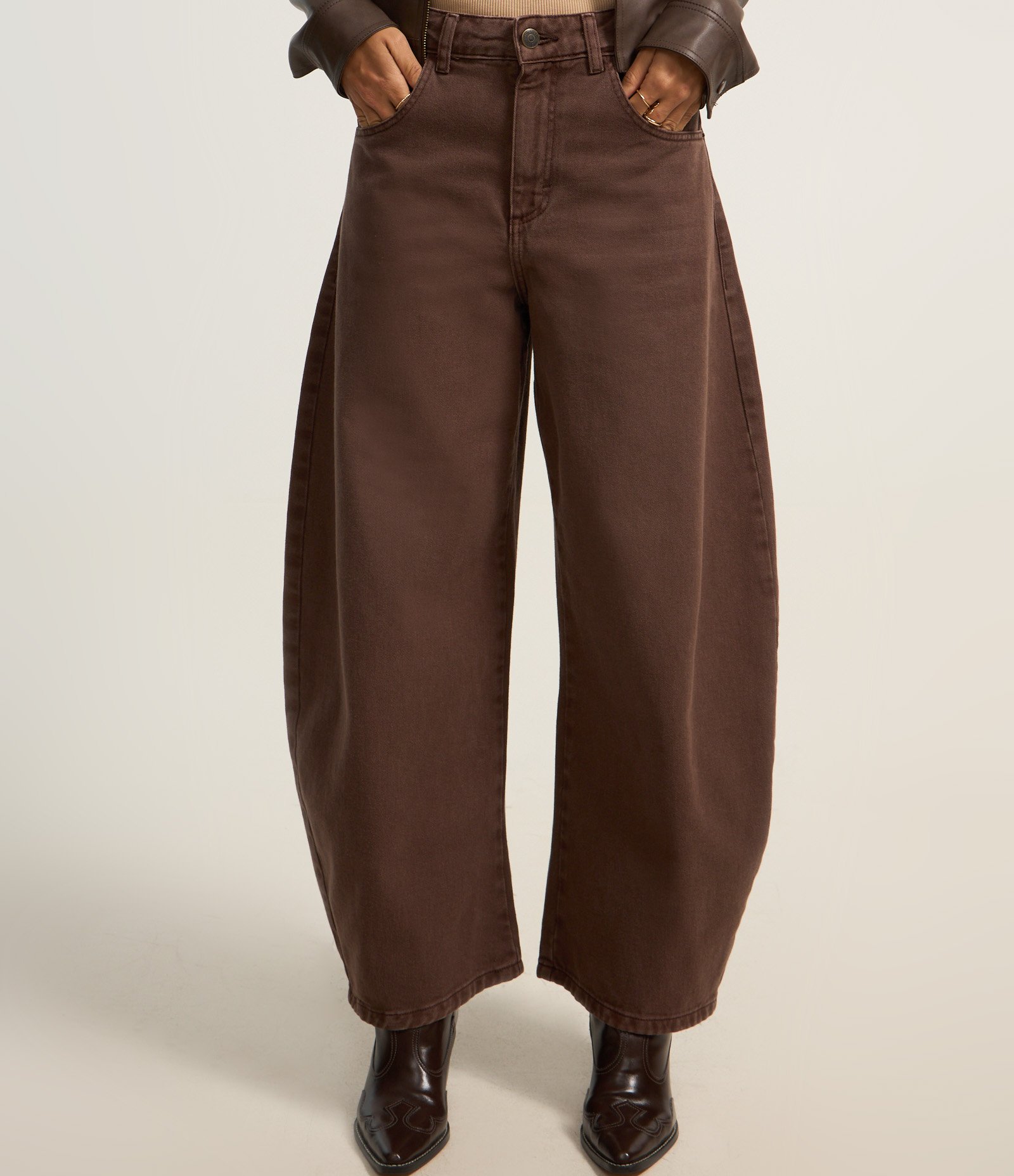 Calça Barrel Cintura Alta em Sarja com Bolsos 3