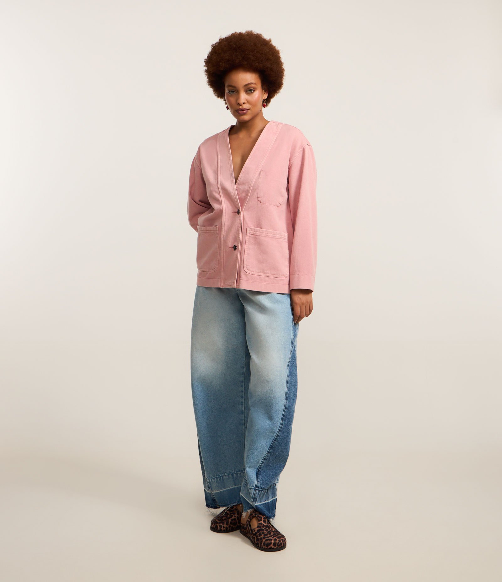 Calça Balloon em Jeans com Barra Desfiada e Recortes Azul 1