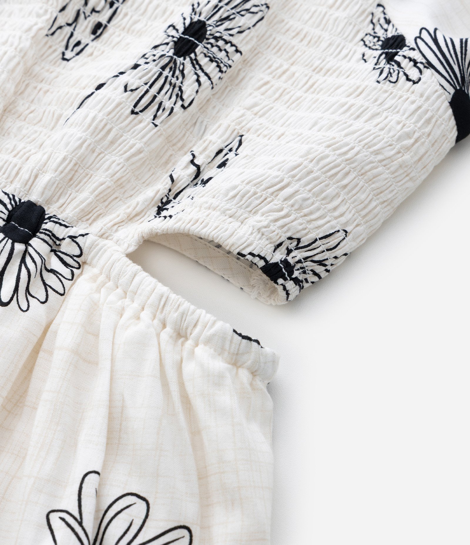 Vestido Infantil com Cut Out e Estampa Floral - Tam 5 a 14 Anos Branco 4