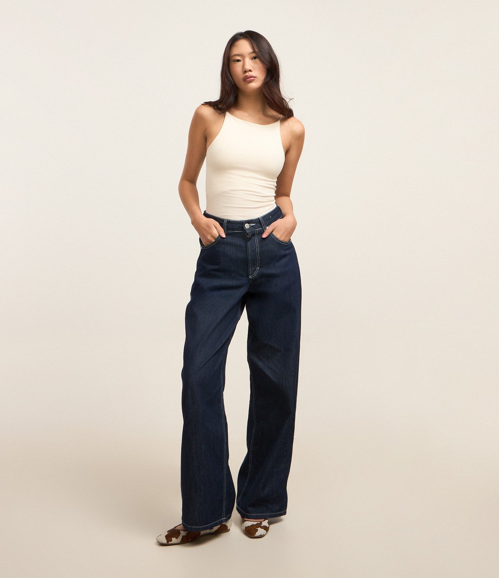 Blusa sem Manga com Decote Halter e Alça Elástico Bege 2