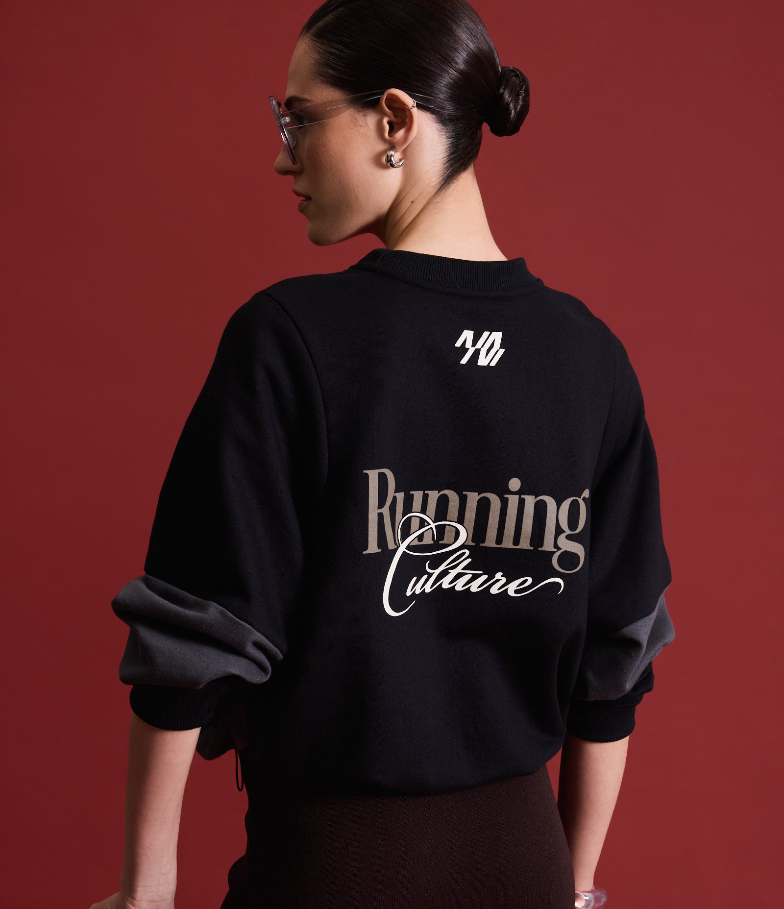 Moletom com Forro Fleece e Lettering com Recortes Running Culture Preto 2