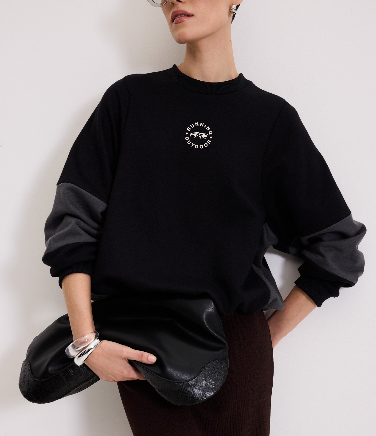 Moletom com Forro Fleece e Lettering com Recortes Running Culture Preto 5