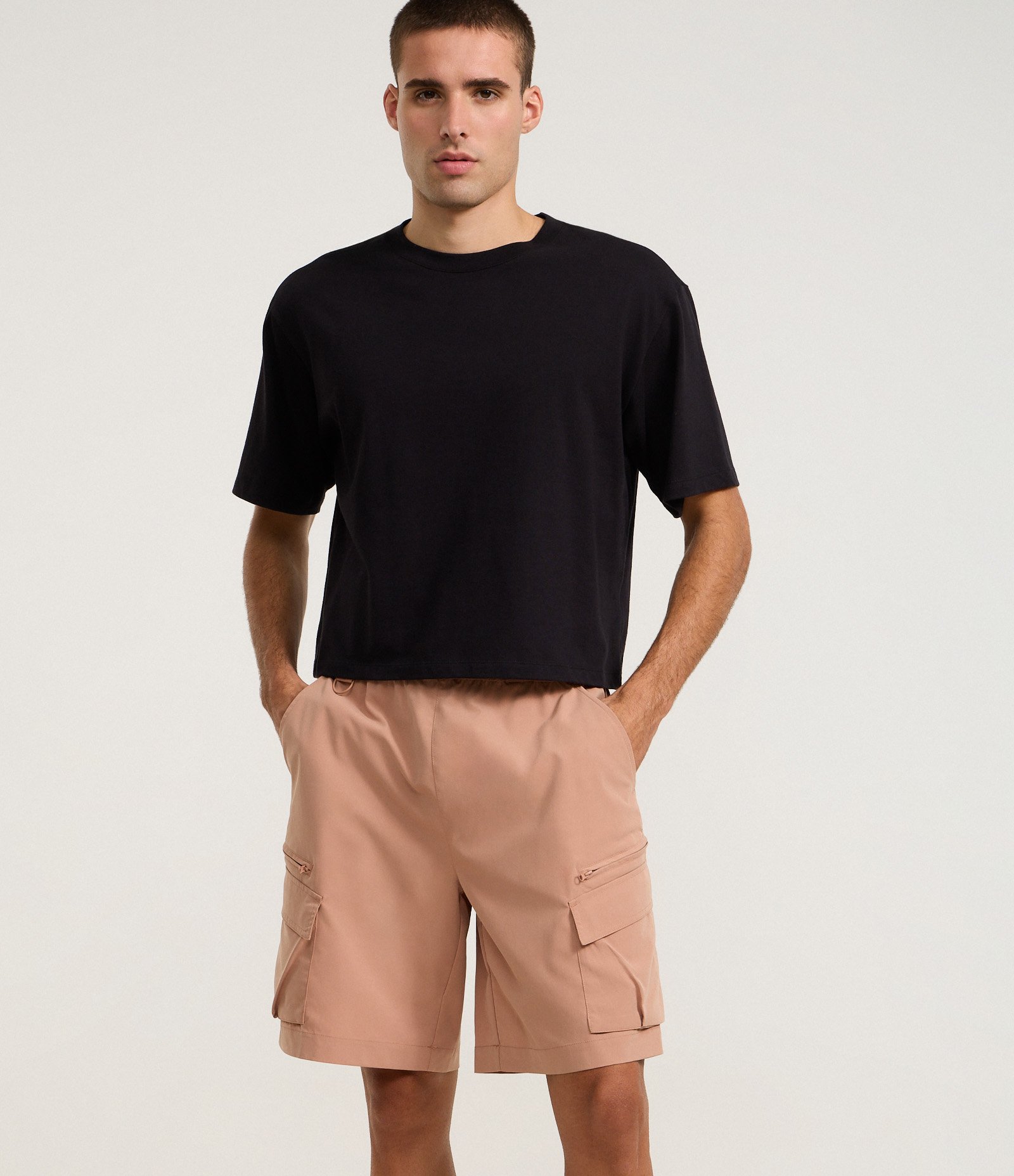 Bermuda Baggy com Bolso Cargo com Zíper Marrom 4