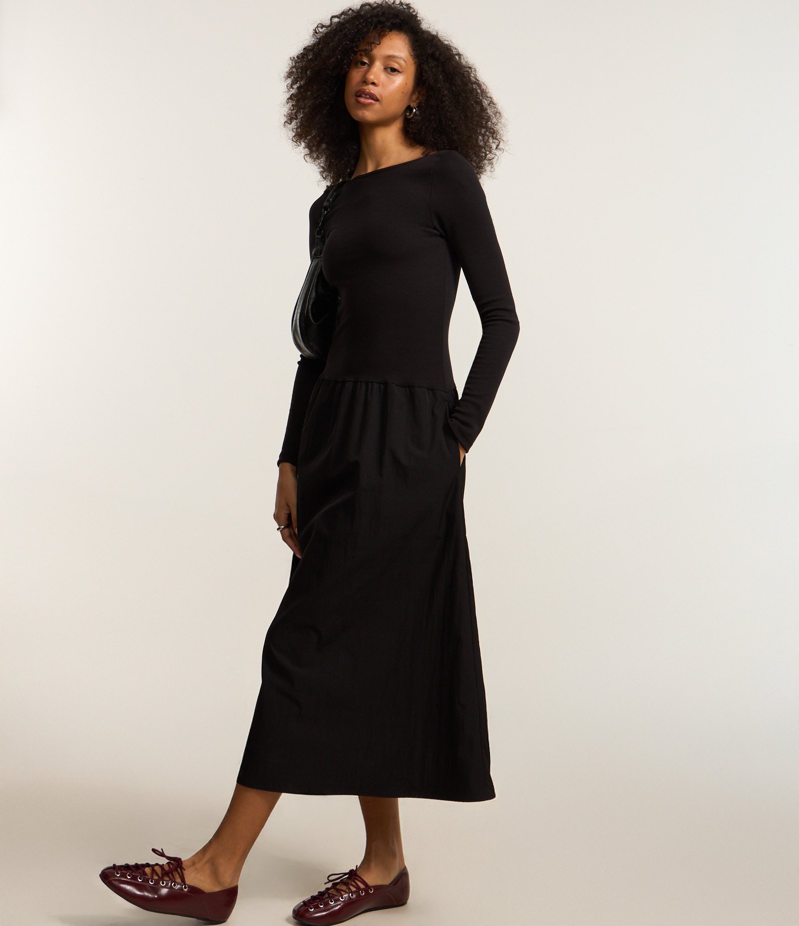 Vestido New Midi em Ribana com Manga Longa Preto 2