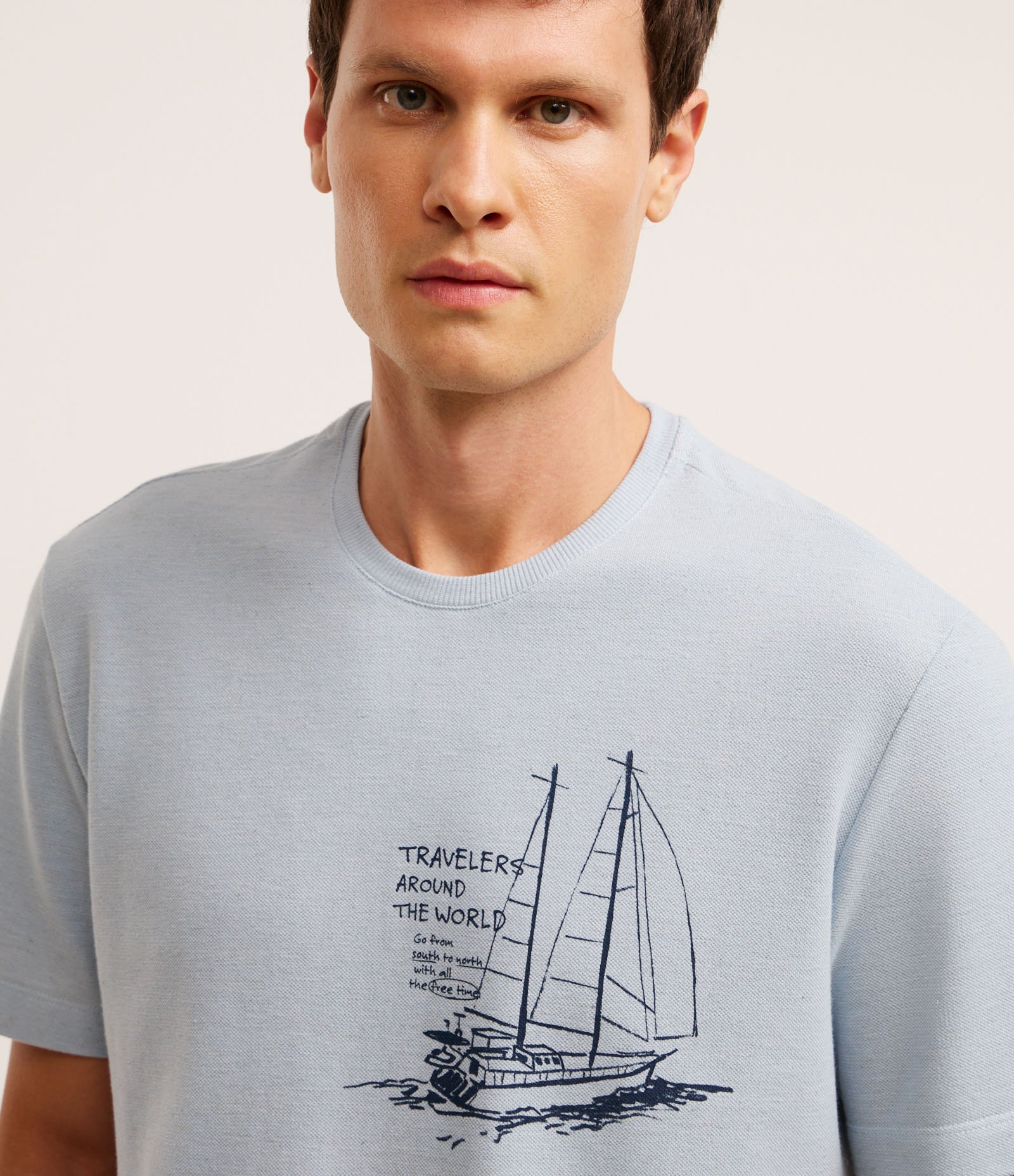 Camiseta Comfort em Algodão com Estampa de Barco e Lettering Azul 4