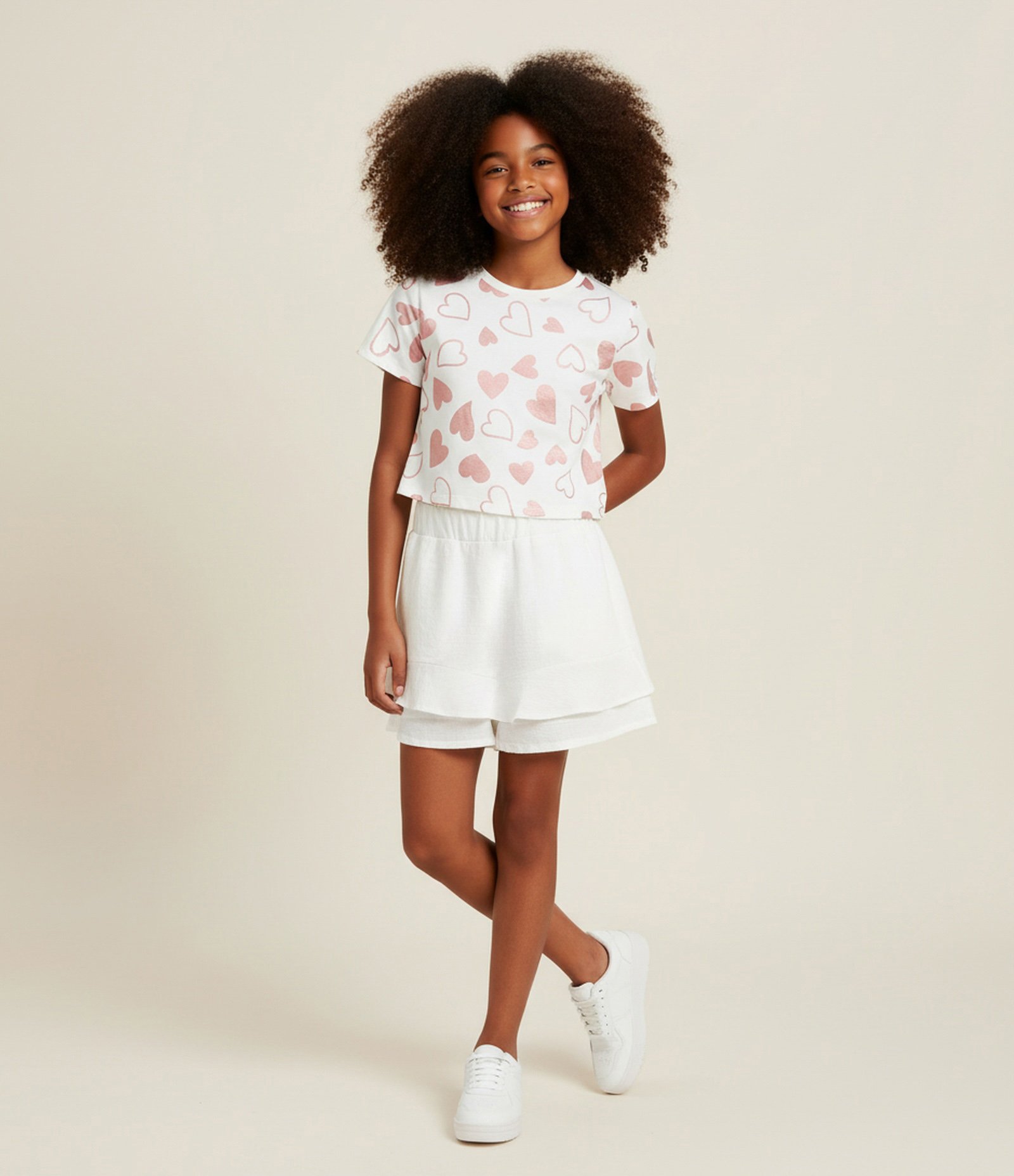 Camiseta Curta Infantil com Estampa de Corações - Tam 5 a 14 Anos Branco 1
