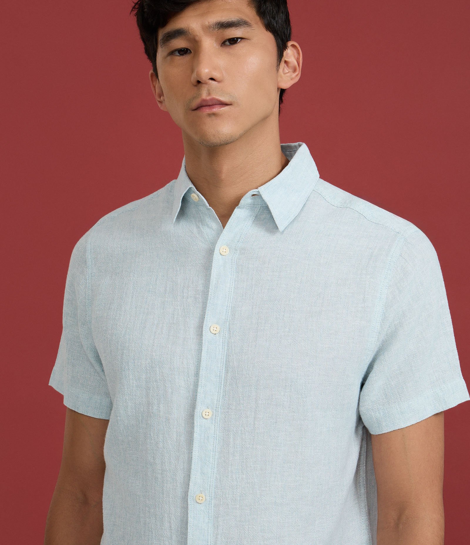 Camisa Regular em Linho com Abotoamento Azul 4