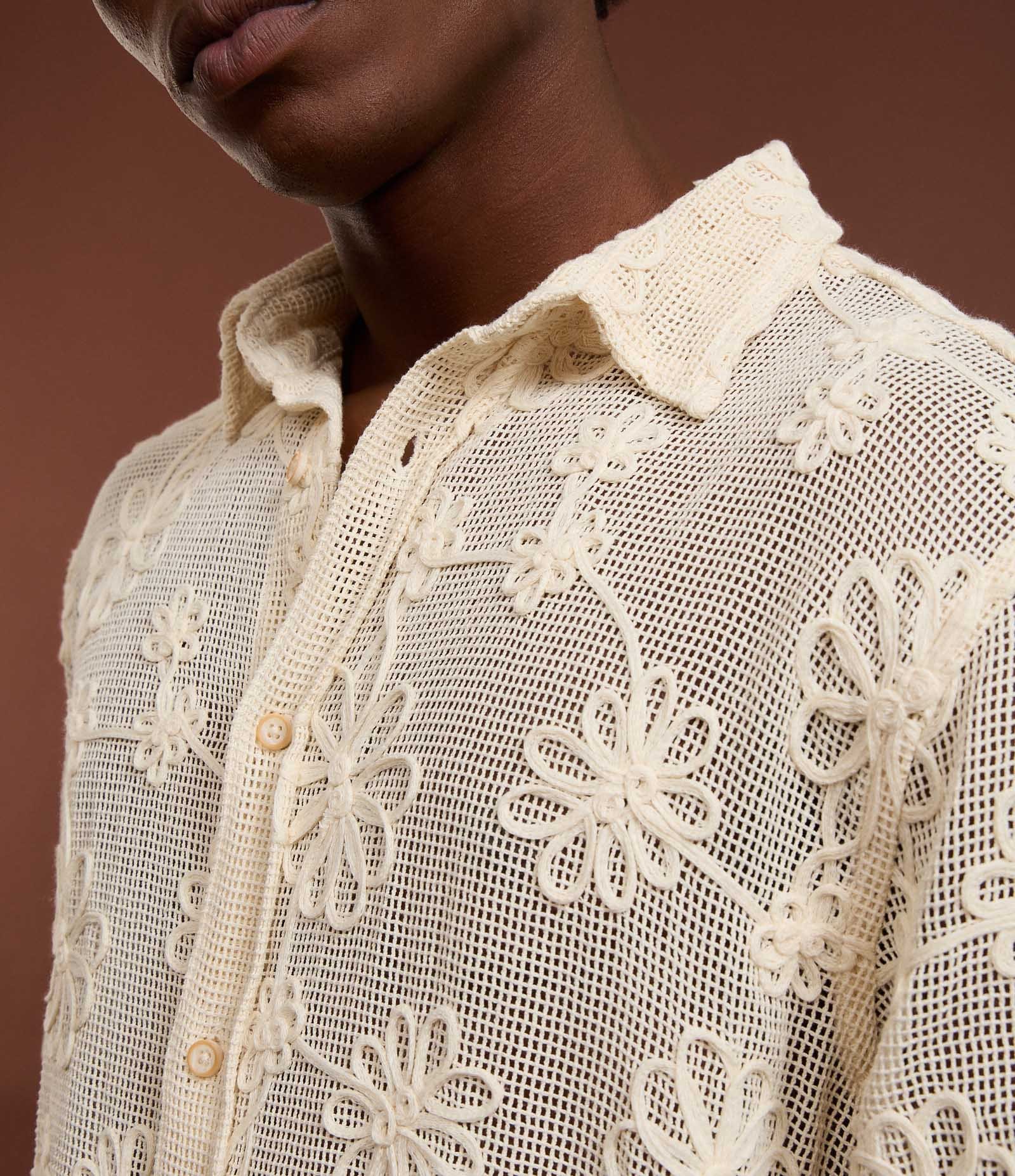 Camisa em Algodão com Tela Bordado em Floral Bege 3