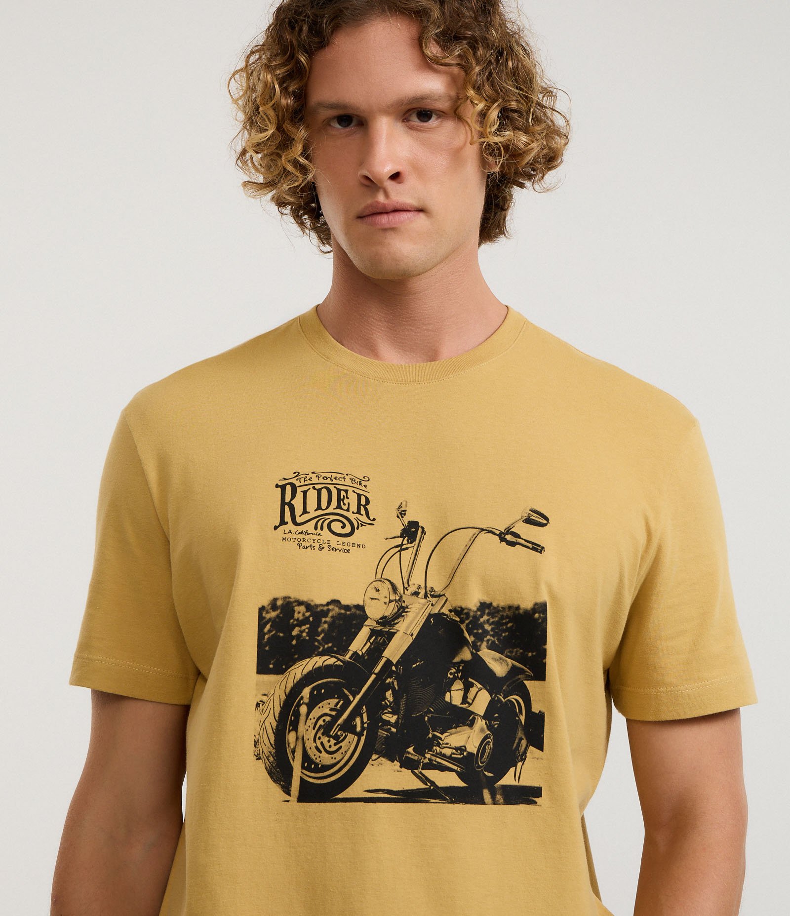 Camiseta Comfort em Algodão com Estampa de Moto Amarelo 3