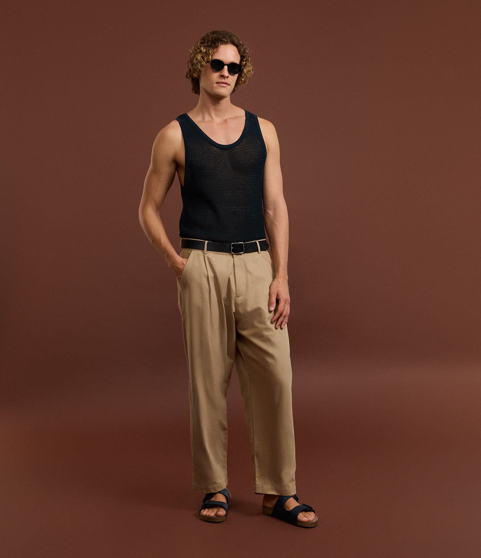 Regata com Efeito Crochê e Gola Redonda Preto 2