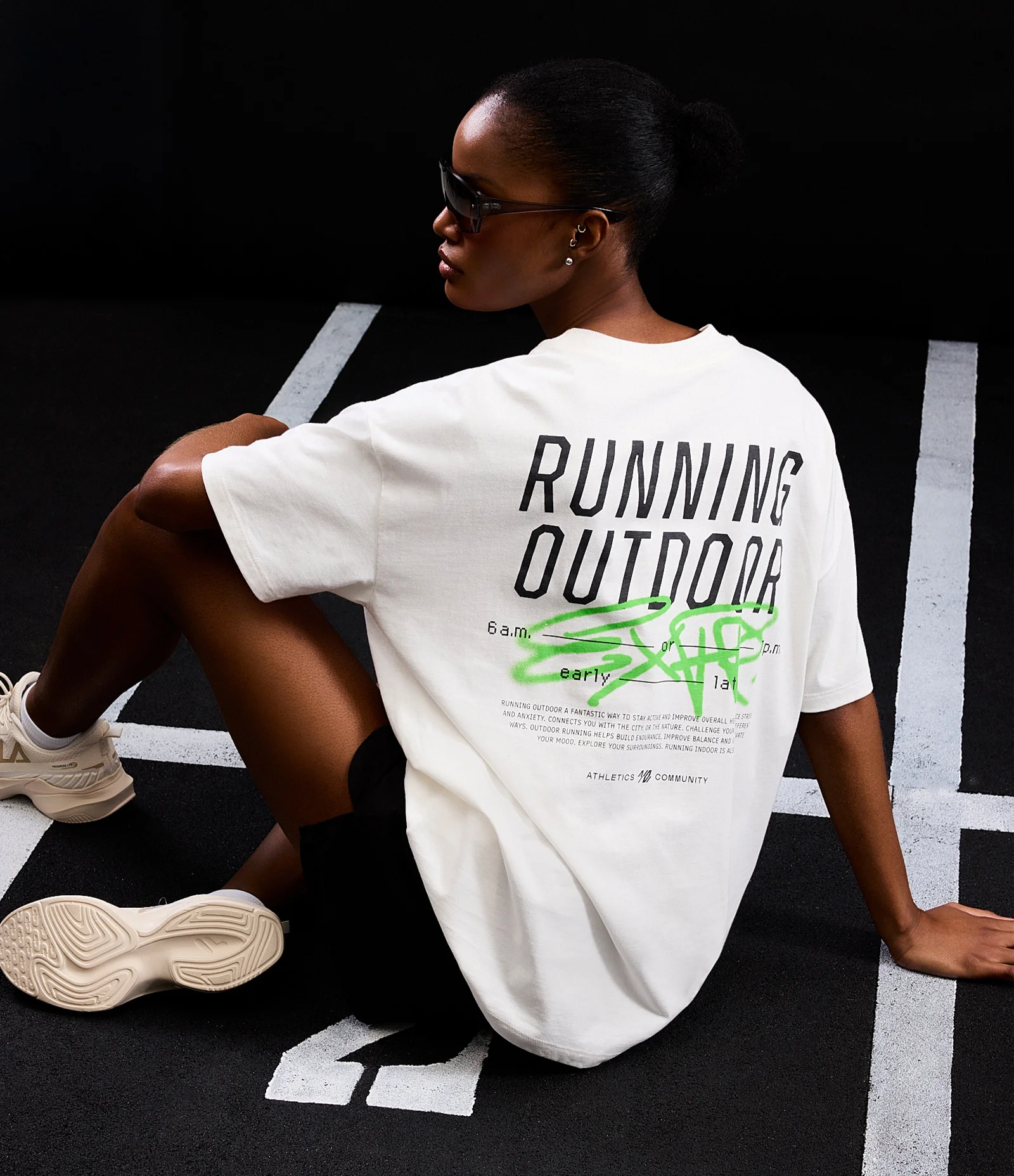 Camiseta Alongada em Algodão com Estampa em Lettering Branco 1