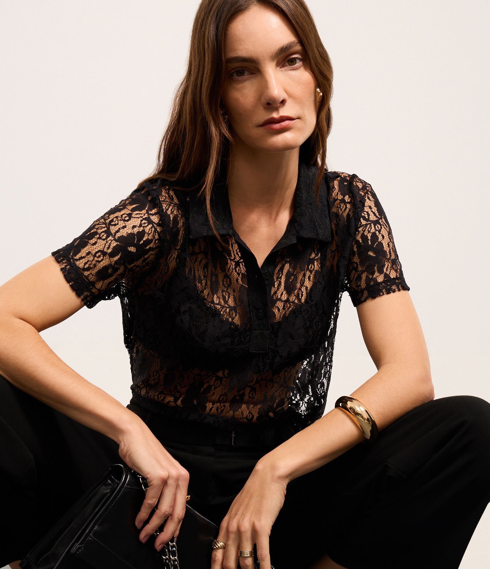 Blusa em Renda com Gola Polo e Textura Floral Preto 7