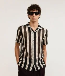 Camisa Regular em Renda com Estampa de Listras e Textura